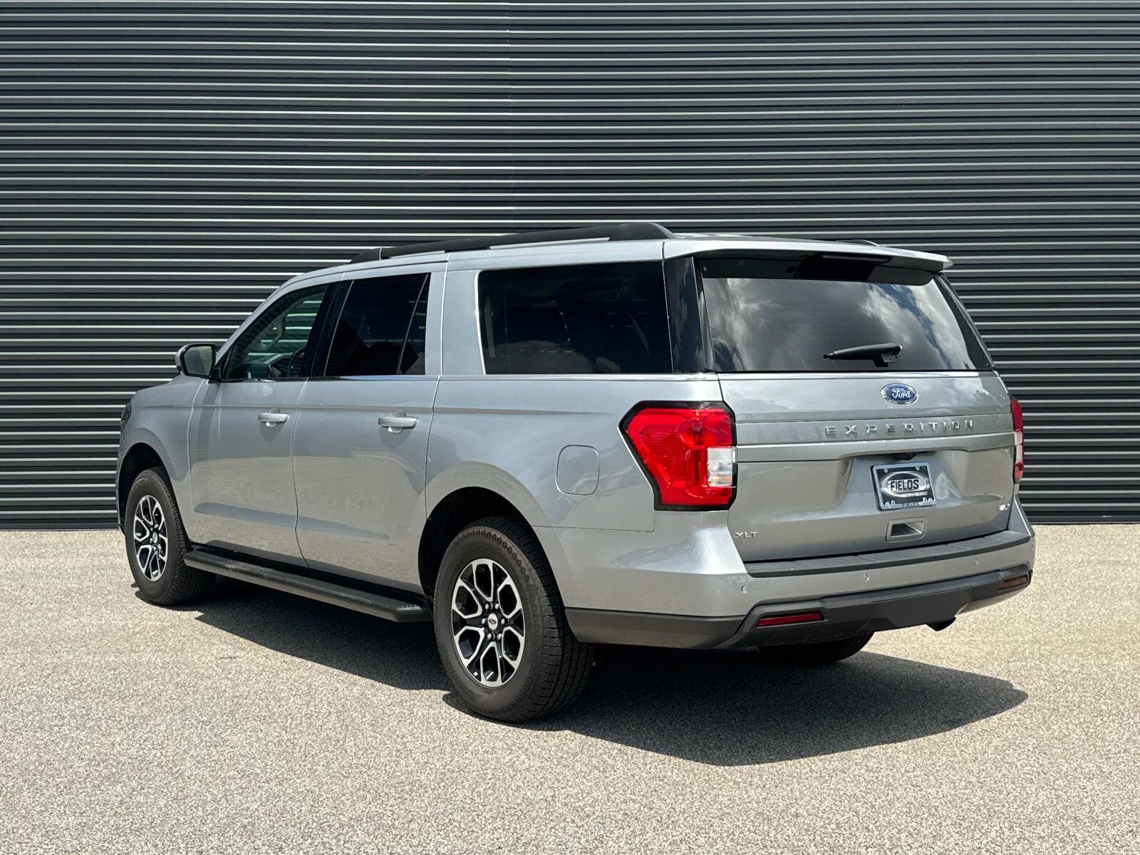2024 Ford Expedition MAX XLT photo 3