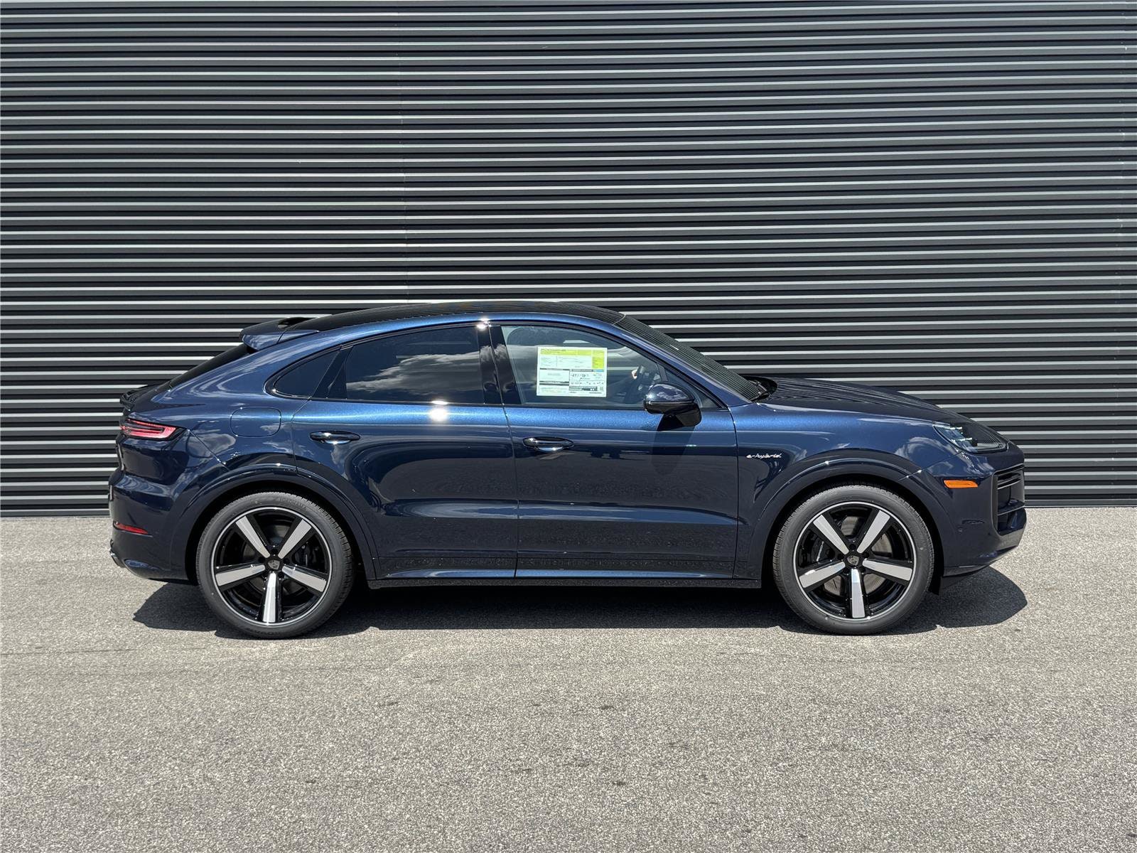 2025 Porsche Cayenne Coup E-Hybrid - Photo 8