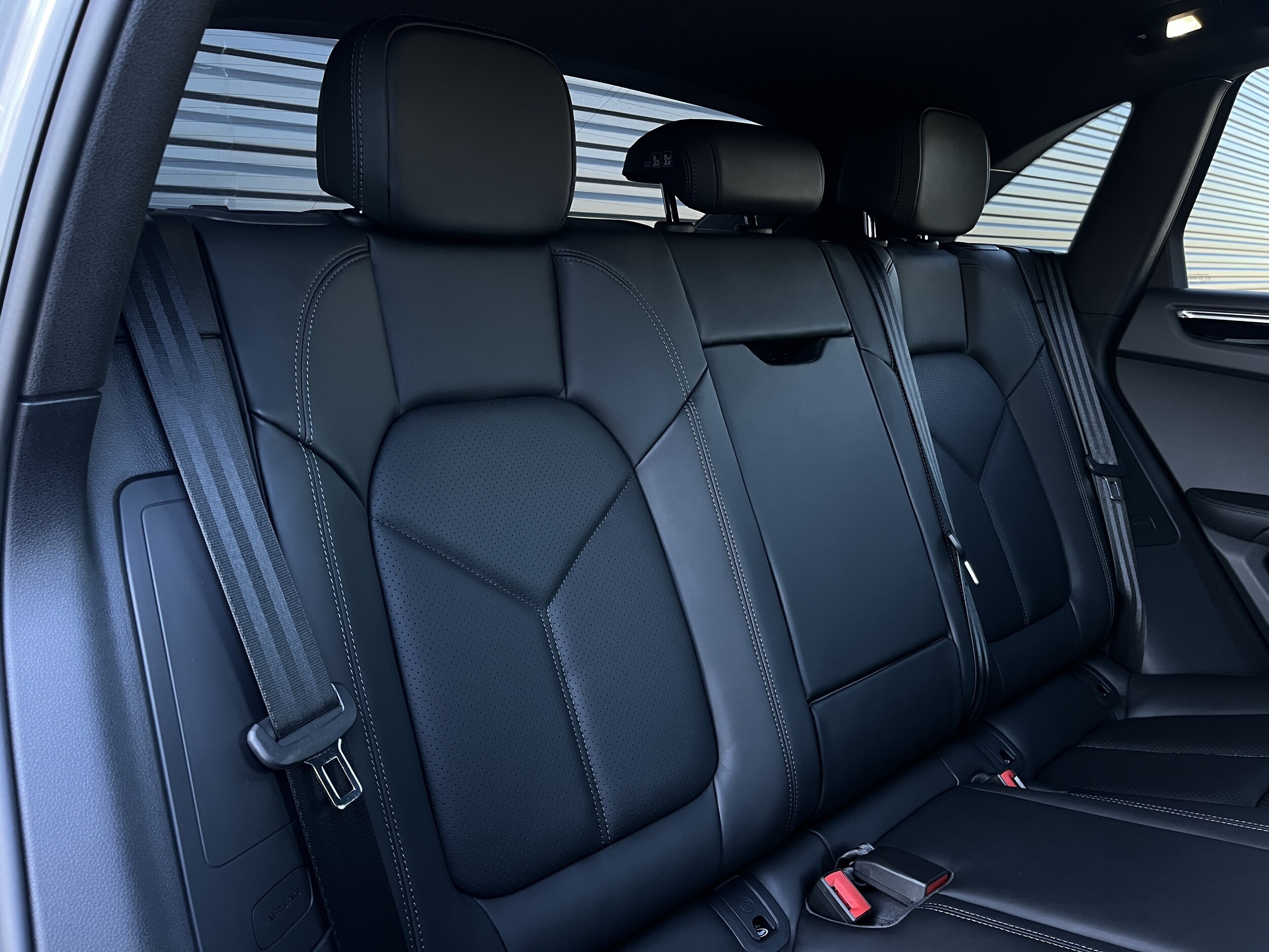 2026 Porsche Macan Base - Photo 19