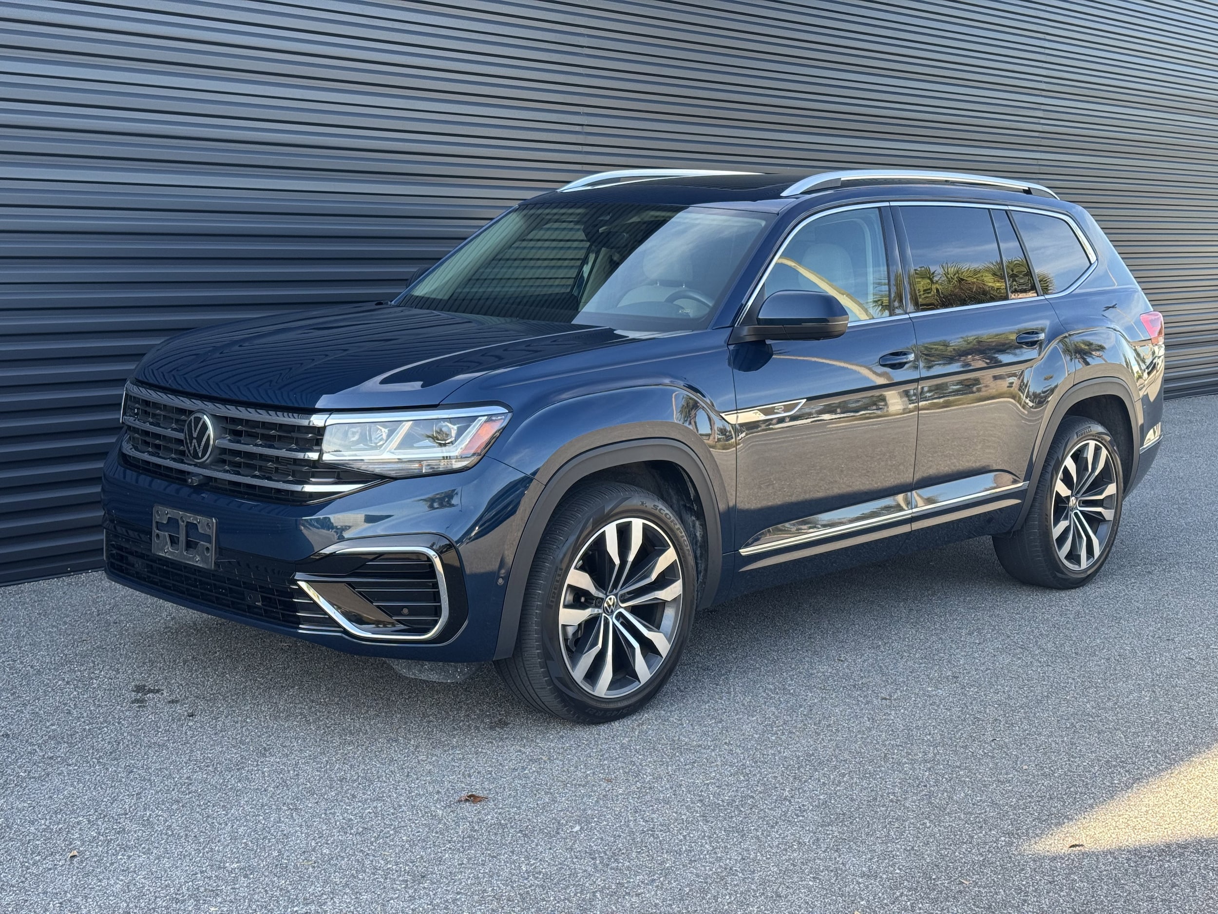 2023 Volkswagen Atlas SEL Premium R-Line's photo