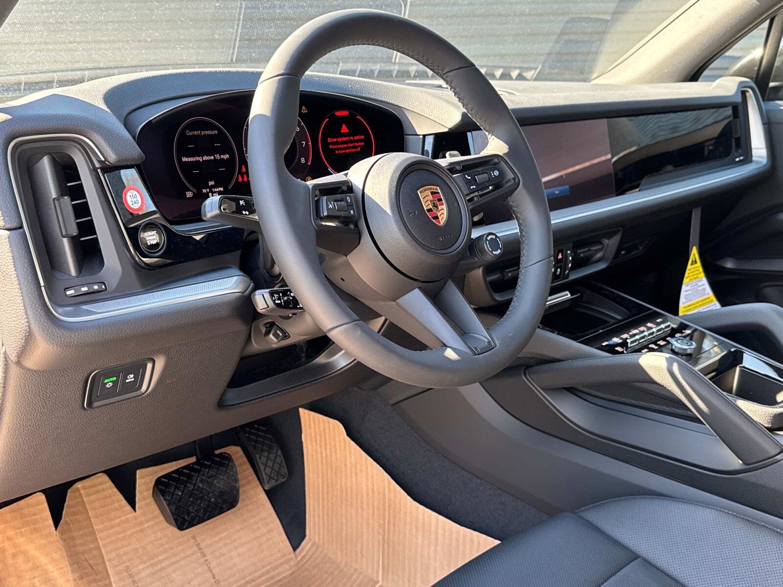 2025 Porsche Cayenne photo 4