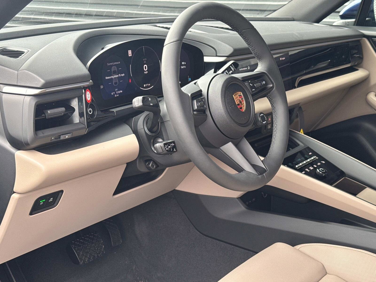 2025 Porsche Macan Electric photo 4