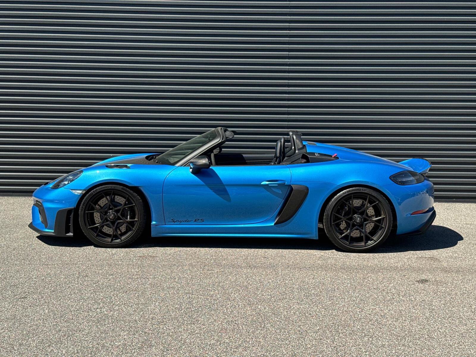 2025 Porsche Boxster Spyder photo 2