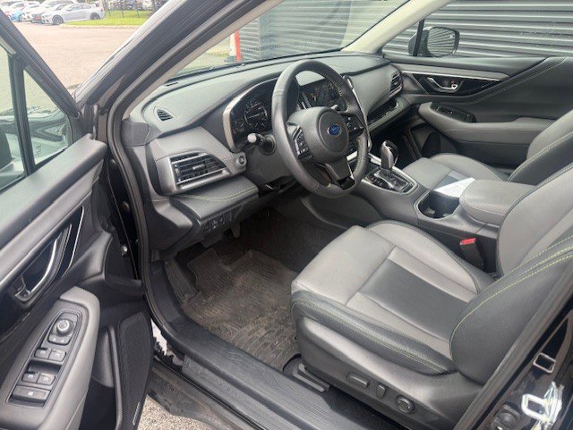 2025 Subaru Outback Onyx Edition XT photo 3