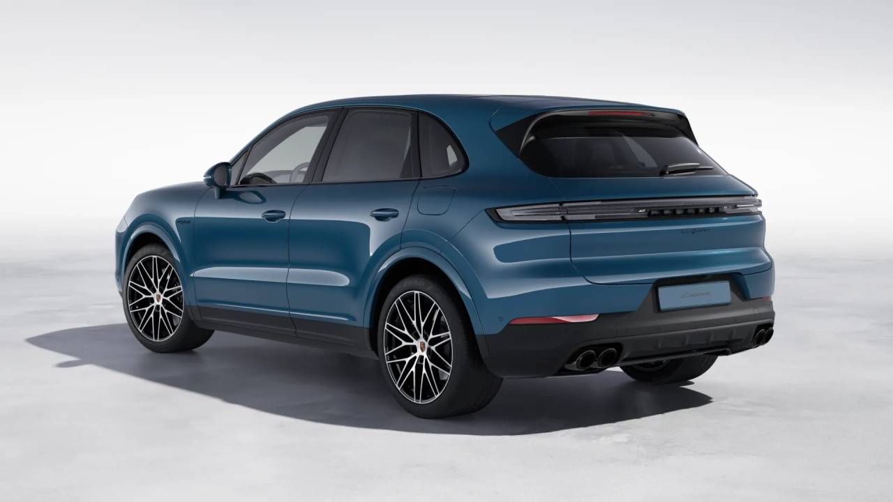 2026 Porsche Cayenne Hybrid photo 3
