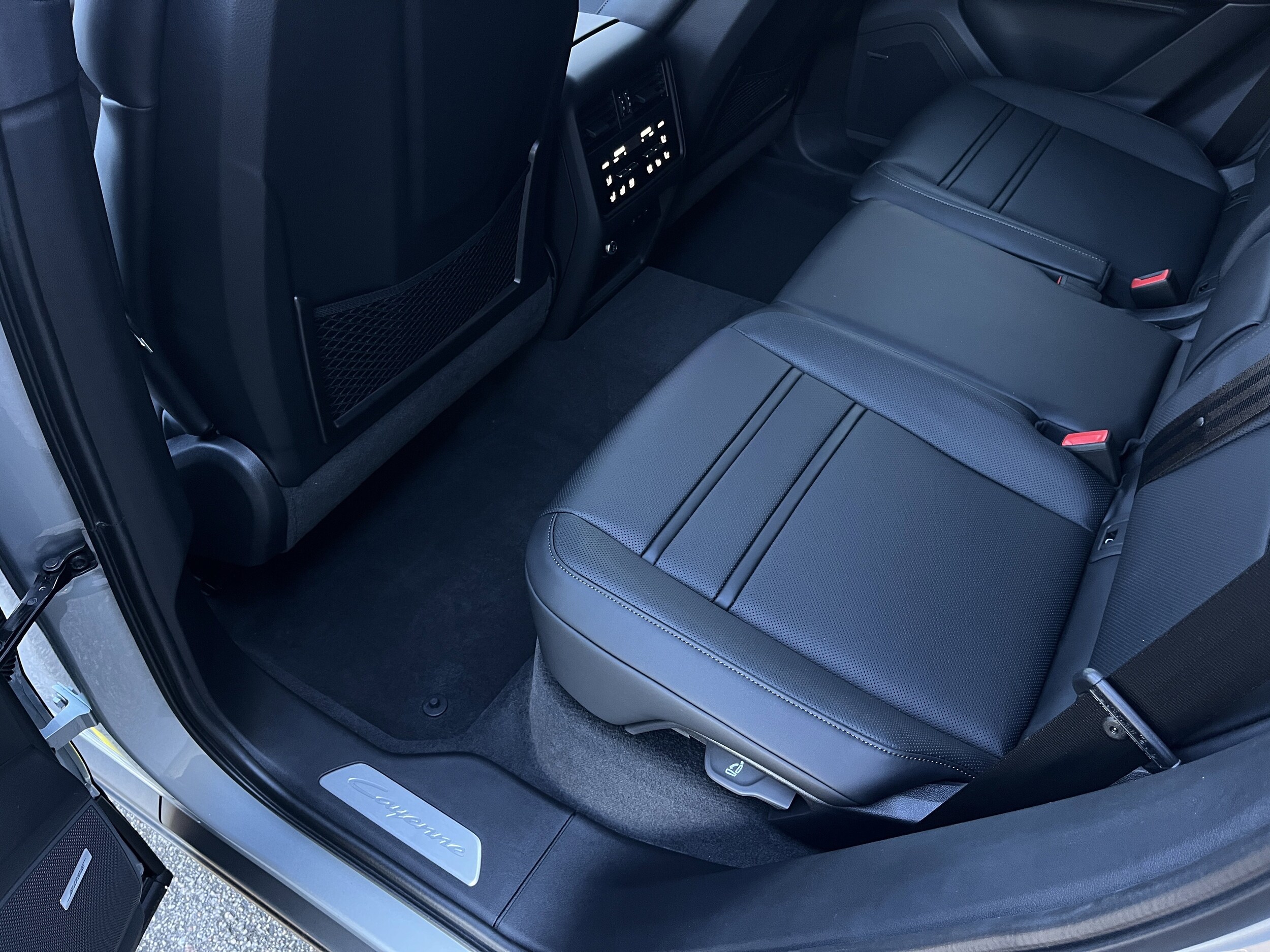 2026 Porsche Cayenne Base - Photo 16