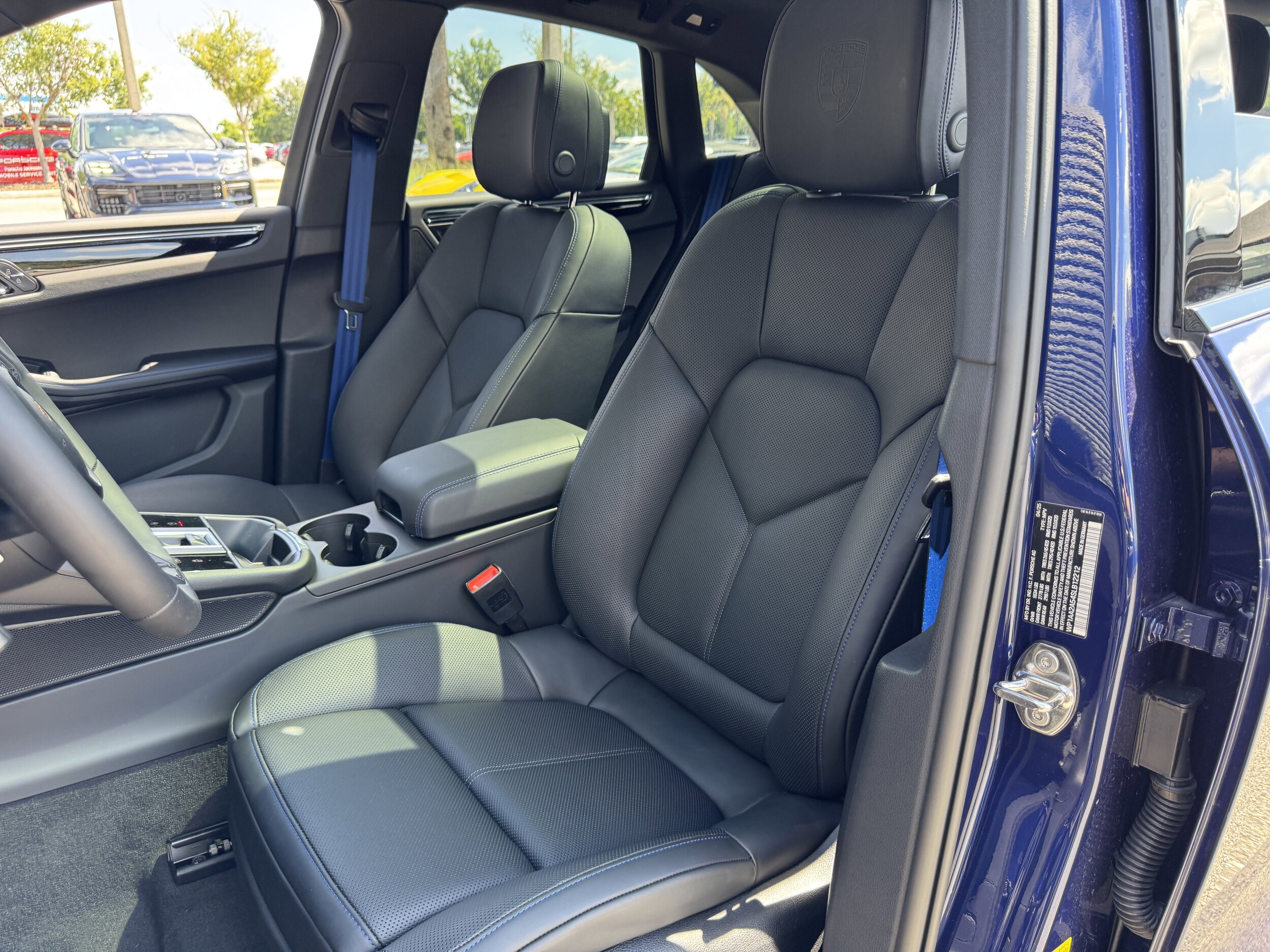 2025 Porsche Macan T photo 3