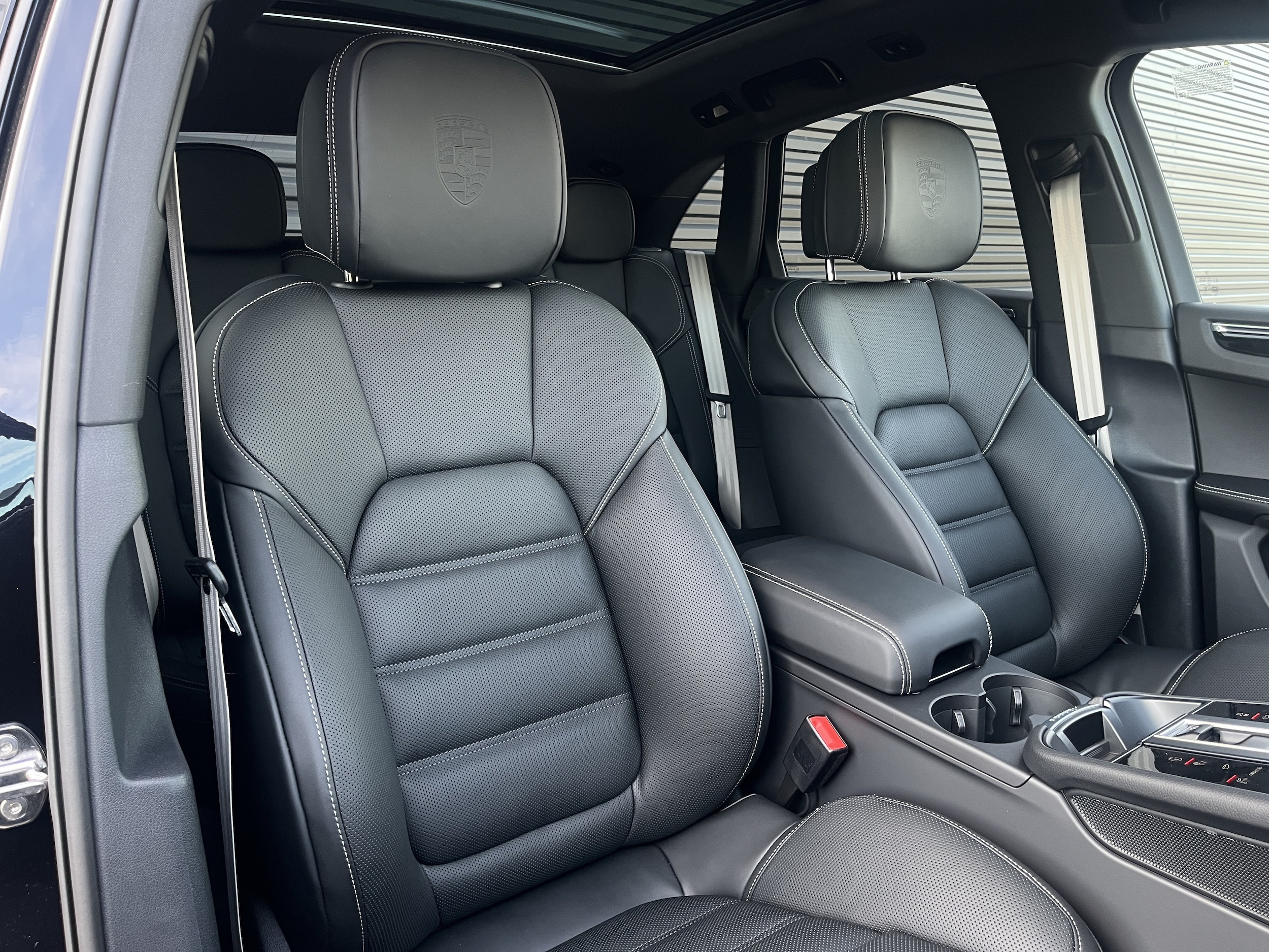 2026 Porsche Macan T - Photo 23
