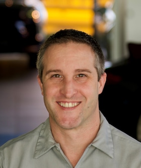 Staff member Nathan from ID_e80797289e82