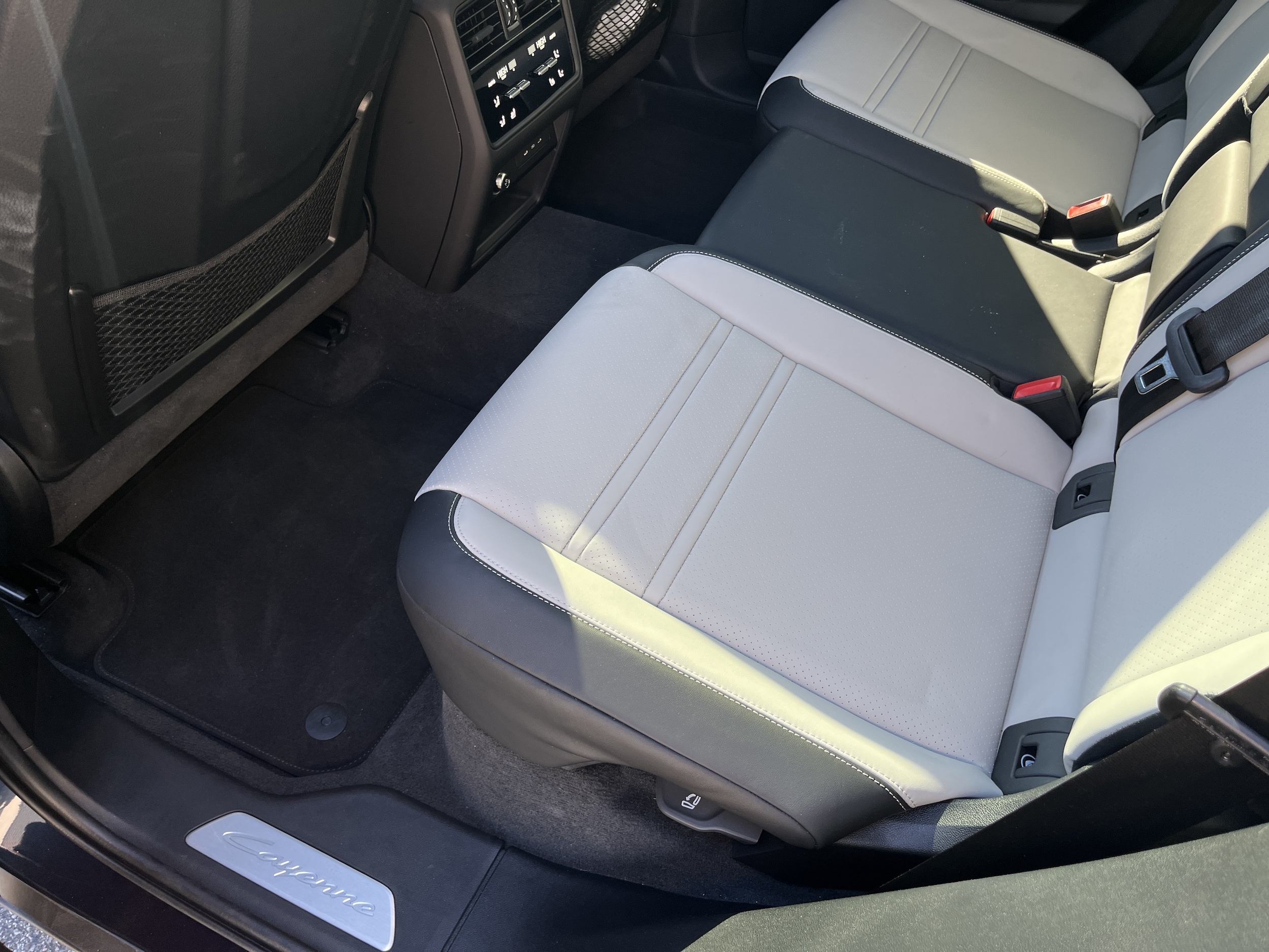 2025 Porsche Cayenne Coup E-Hybrid - Photo 20