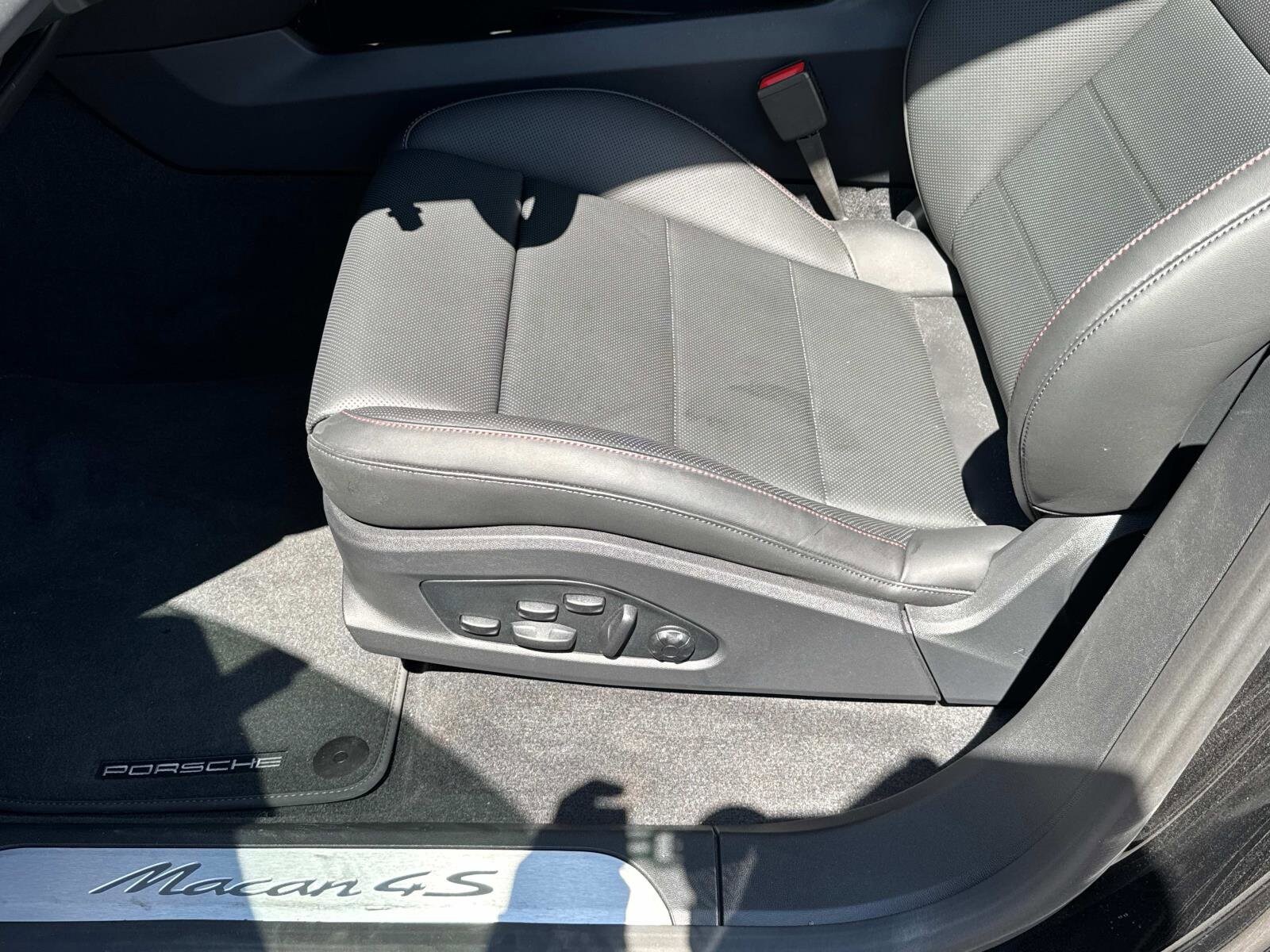 2025 Porsche Macan S - Photo 19