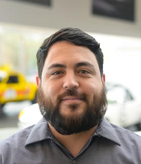 Staff member Kebir from ID_e80797289e82