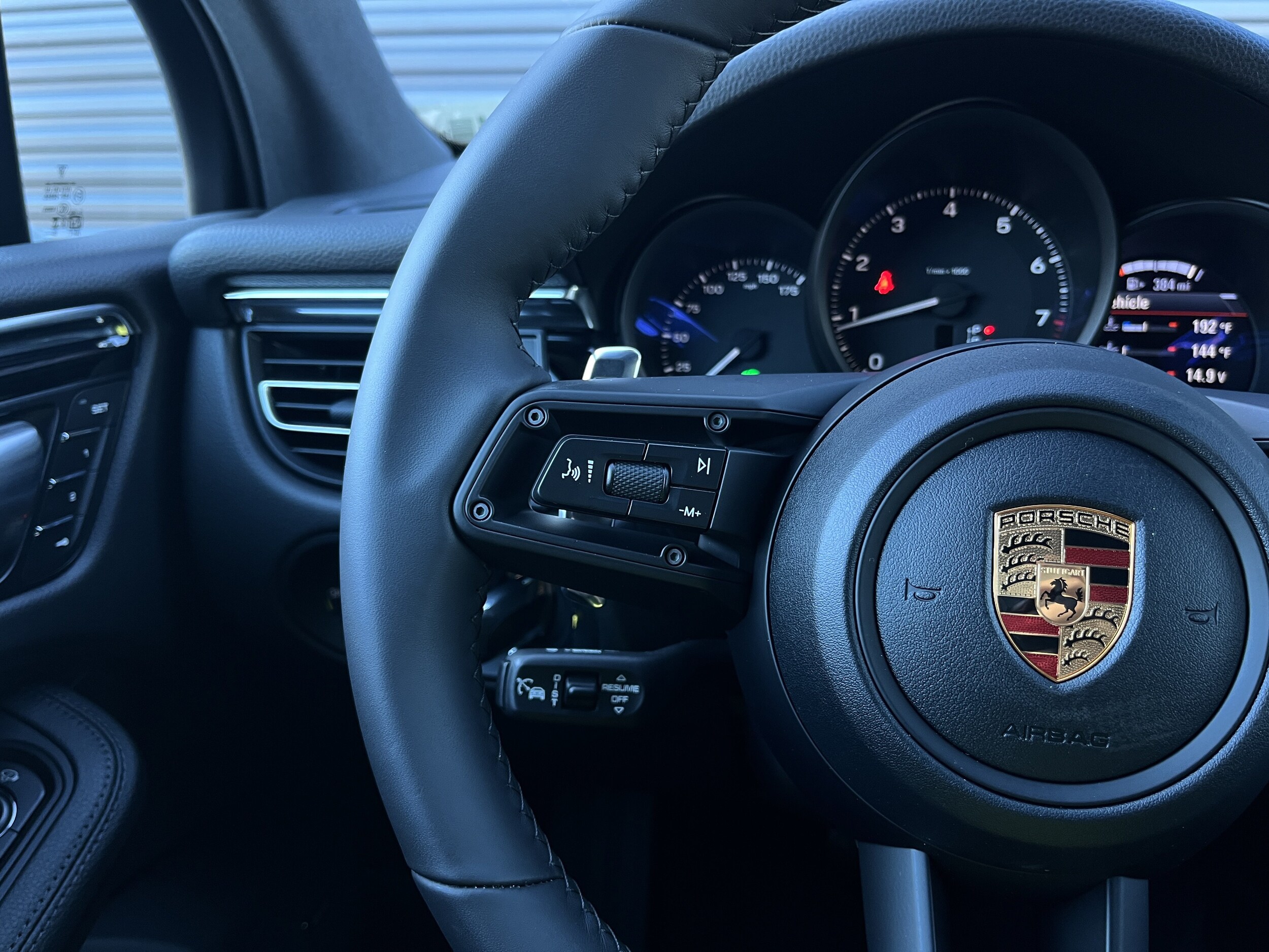 2026 Porsche Macan Base - Photo 37