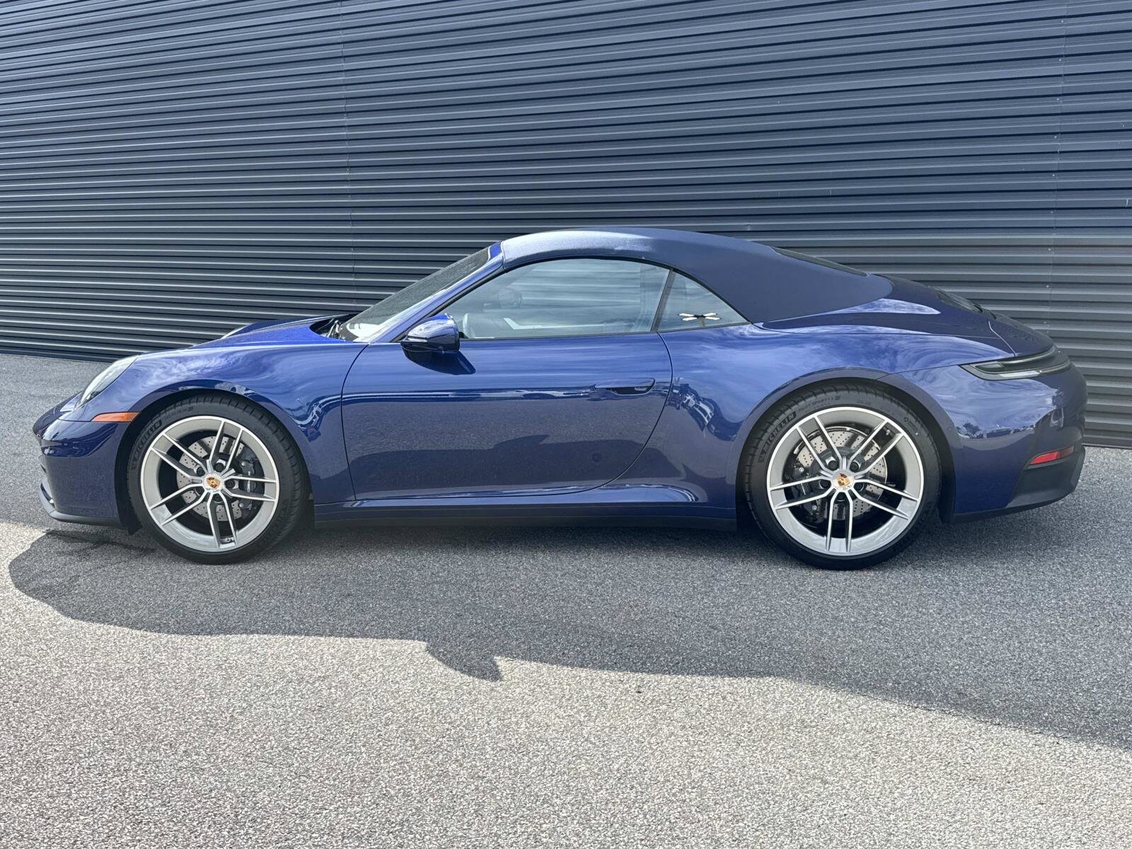 2025 Porsche 911 photo 2