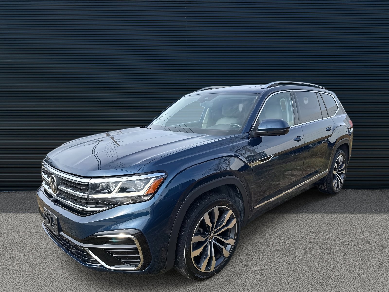 2023 Volkswagen Atlas SEL Premium R-Line's photo