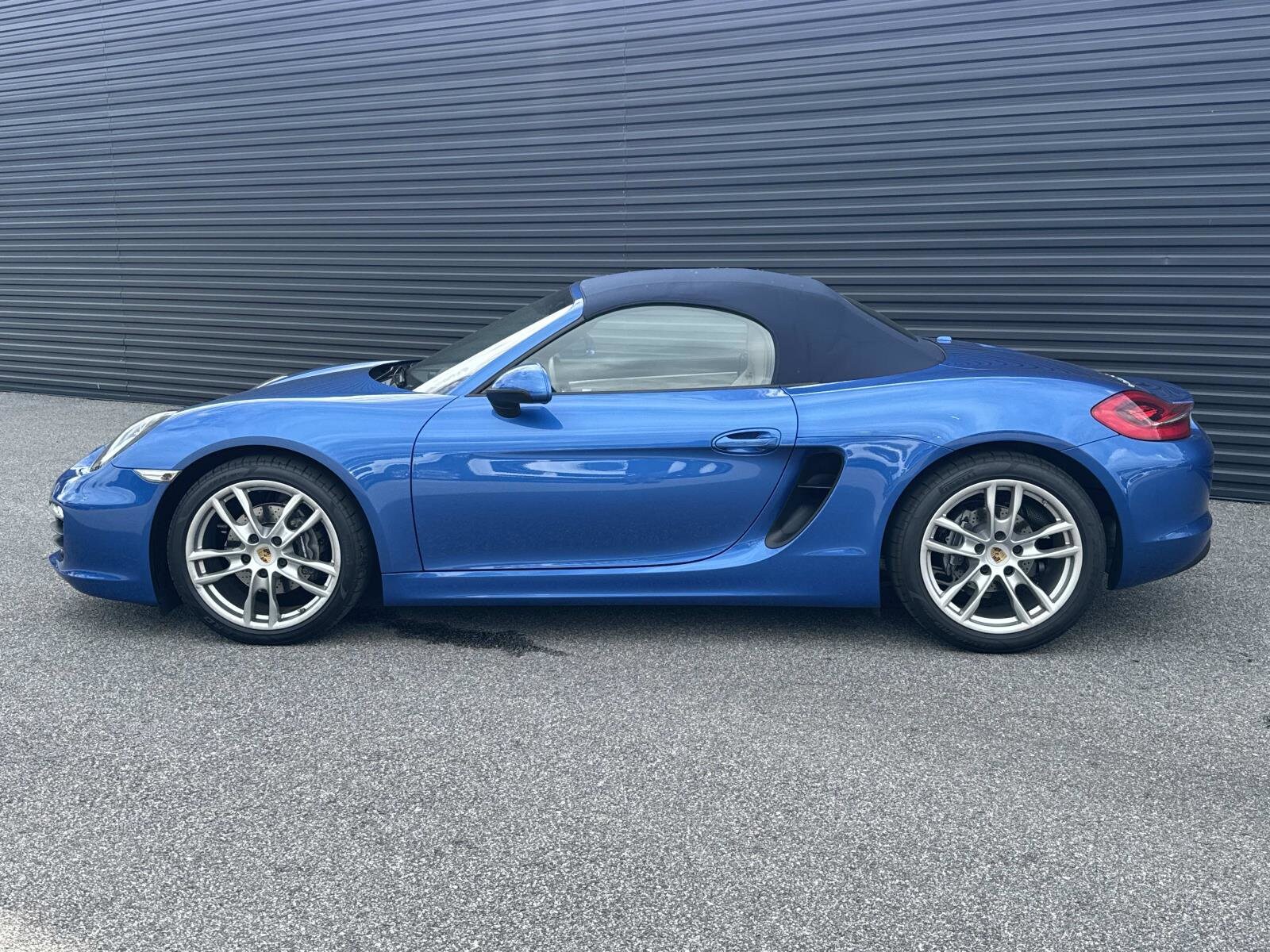 2015 Porsche Boxster photo 2