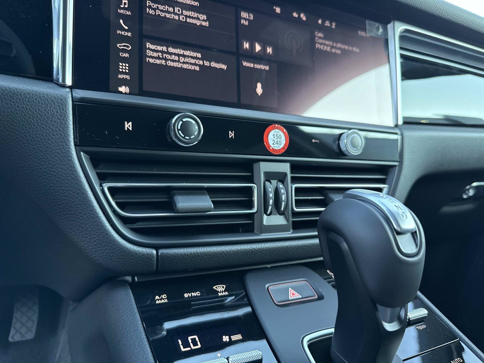 2026 Porsche Macan Base - Photo 19