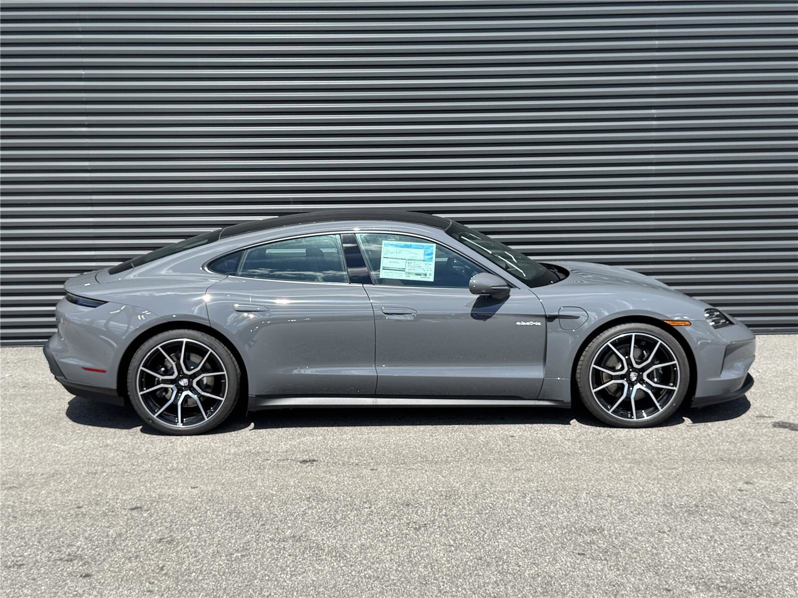 2025 Porsche Taycan Base - Photo 8