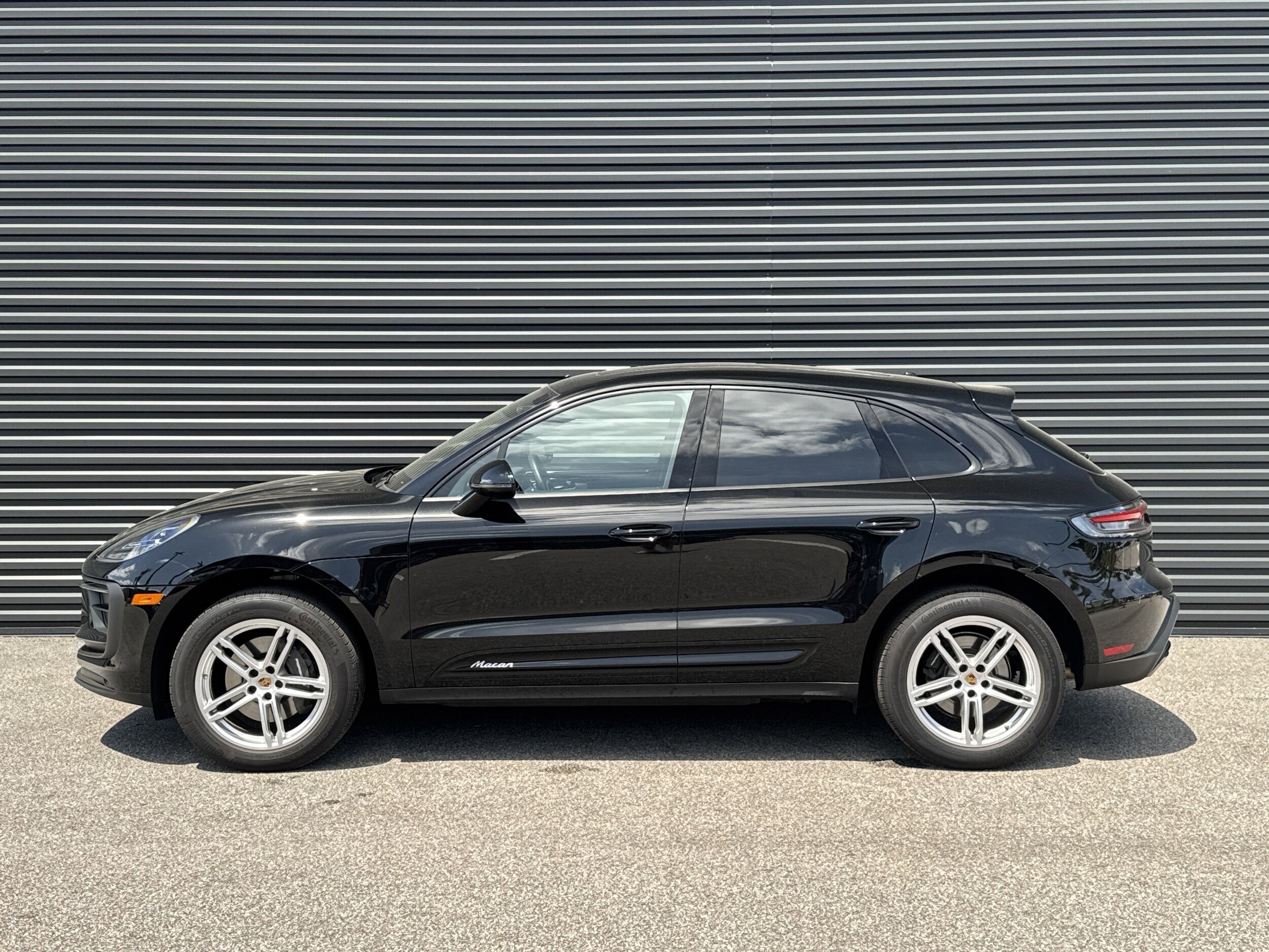 2024 Porsche Macan photo 4