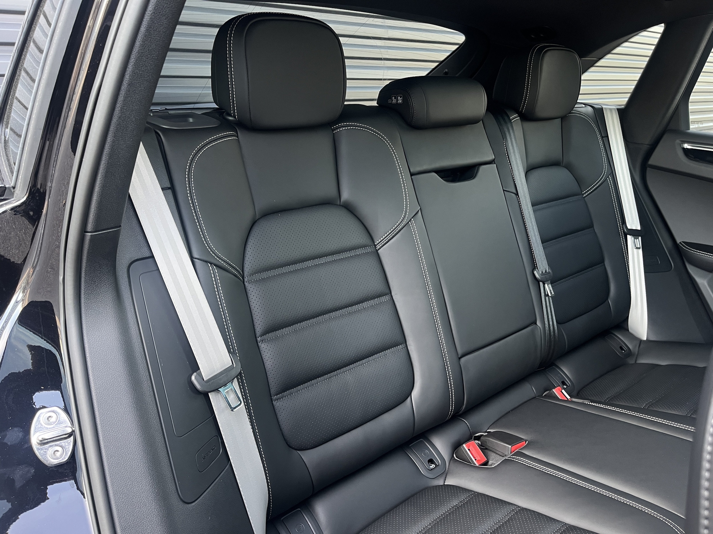 2026 Porsche Macan T - Photo 26