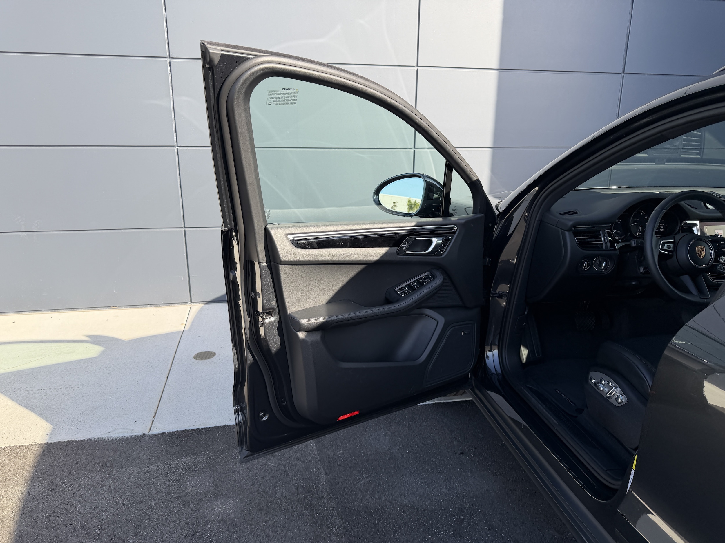 2026 Porsche Macan Base - Photo 24