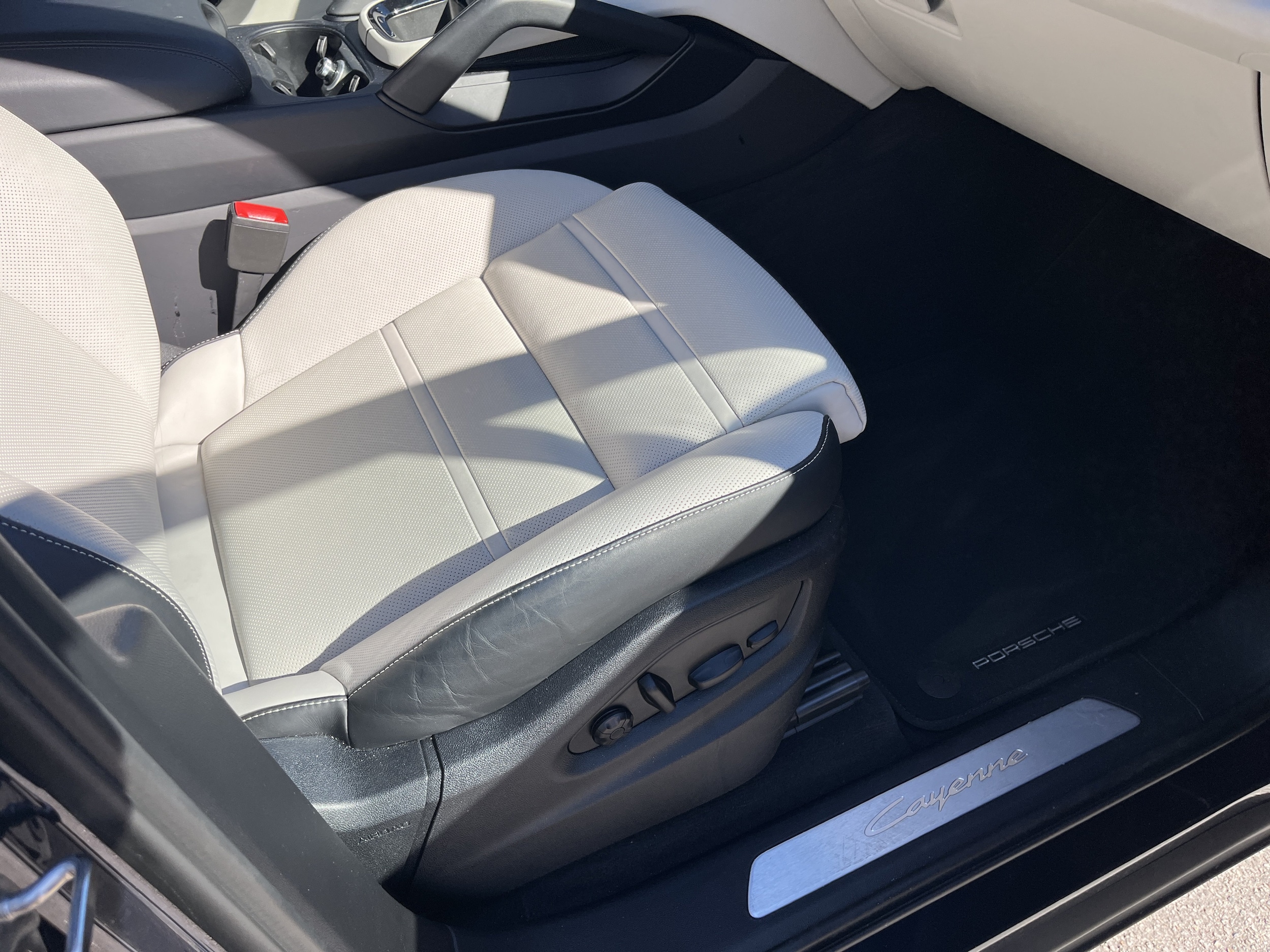 2025 Porsche Cayenne Coup E-Hybrid - Photo 17