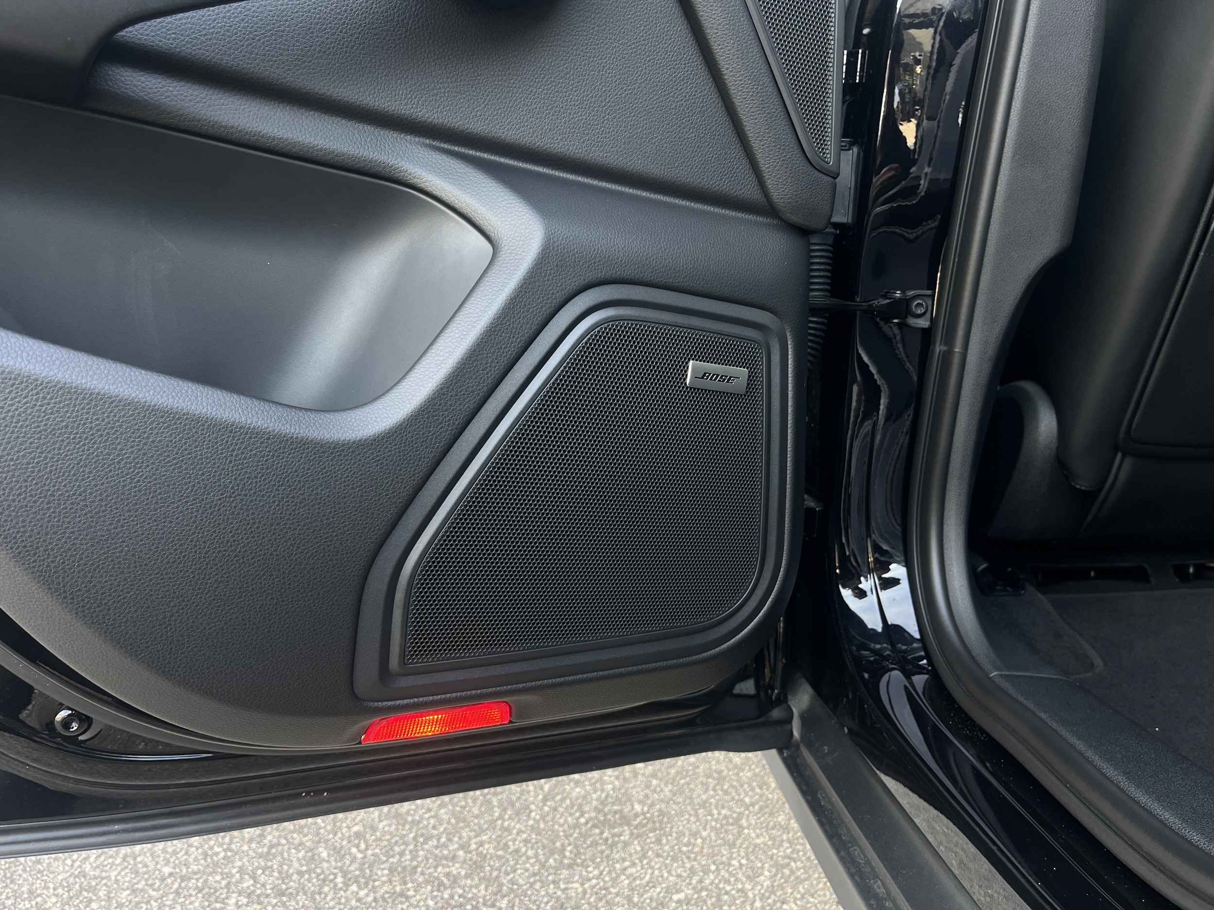 2026 Porsche Macan T - Photo 20