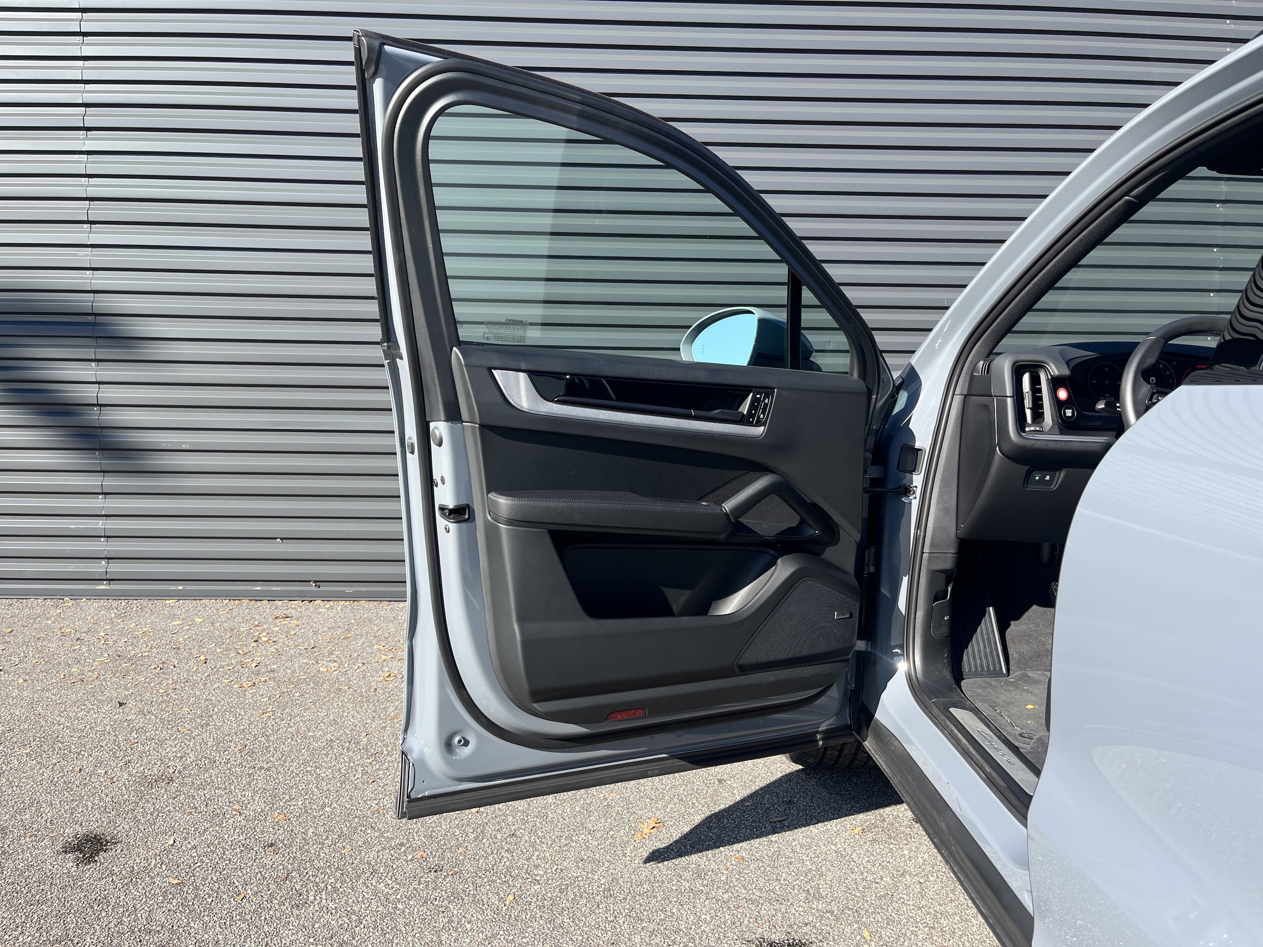 2025 Porsche Cayenne Base - Photo 17