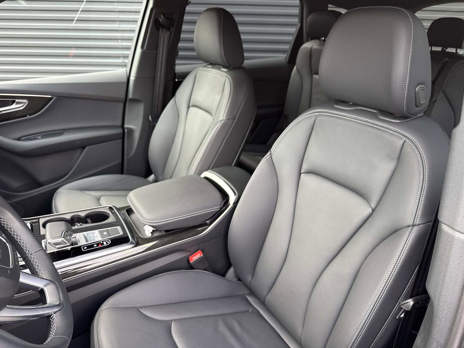 2025 Audi Q7 55 Premium photo 4