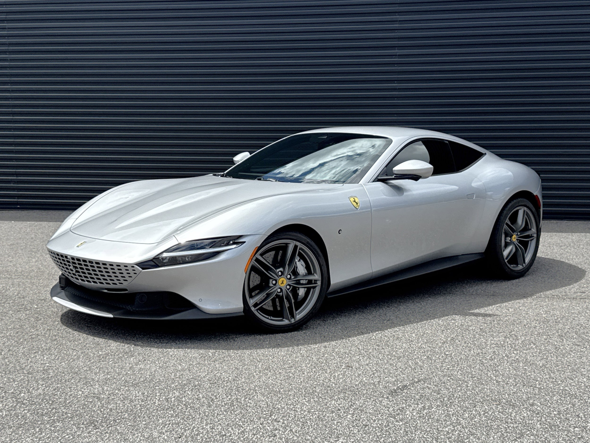 2023 Ferrari Roma Base