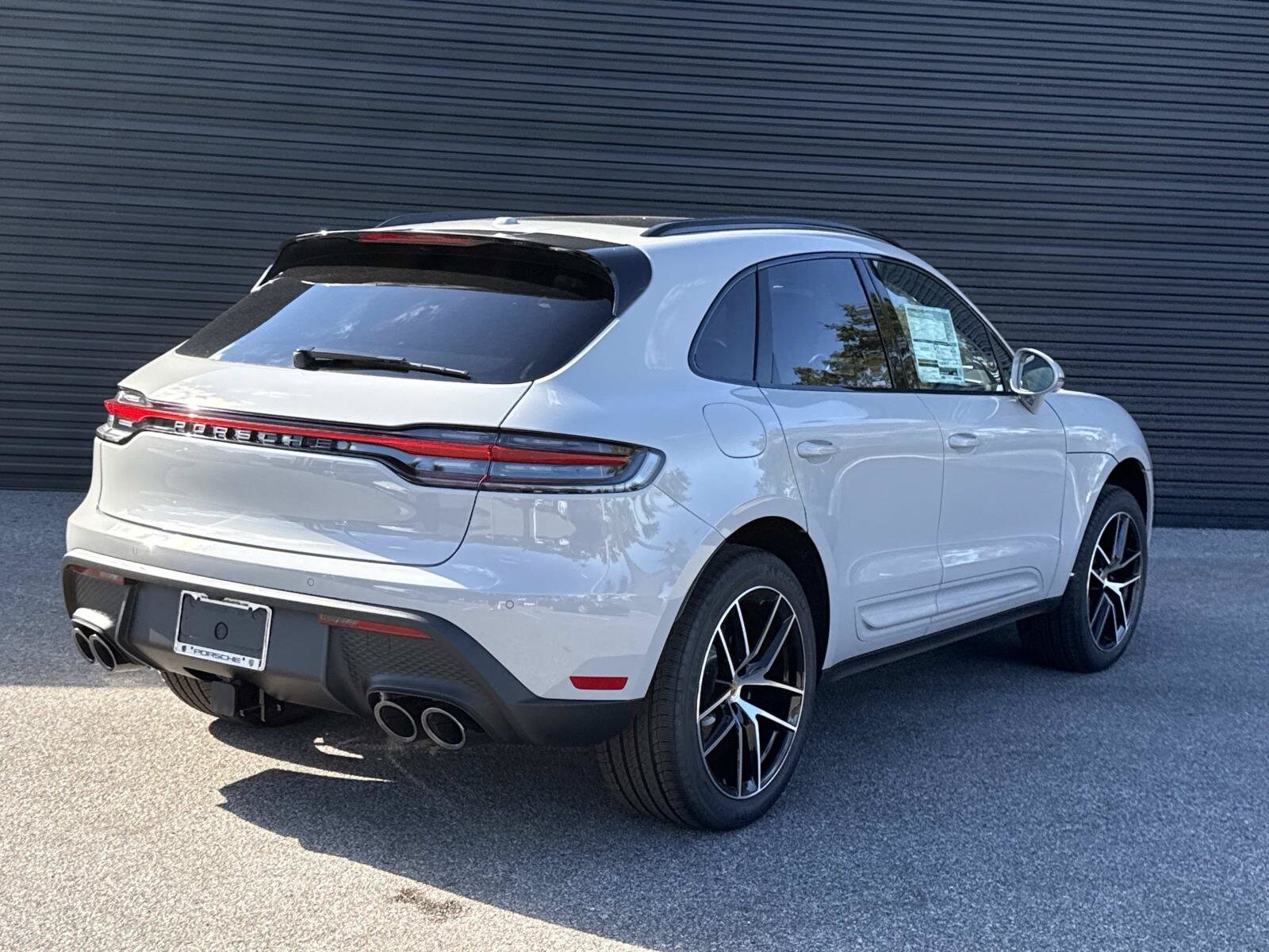 2026 Porsche Macan Base - Photo 9