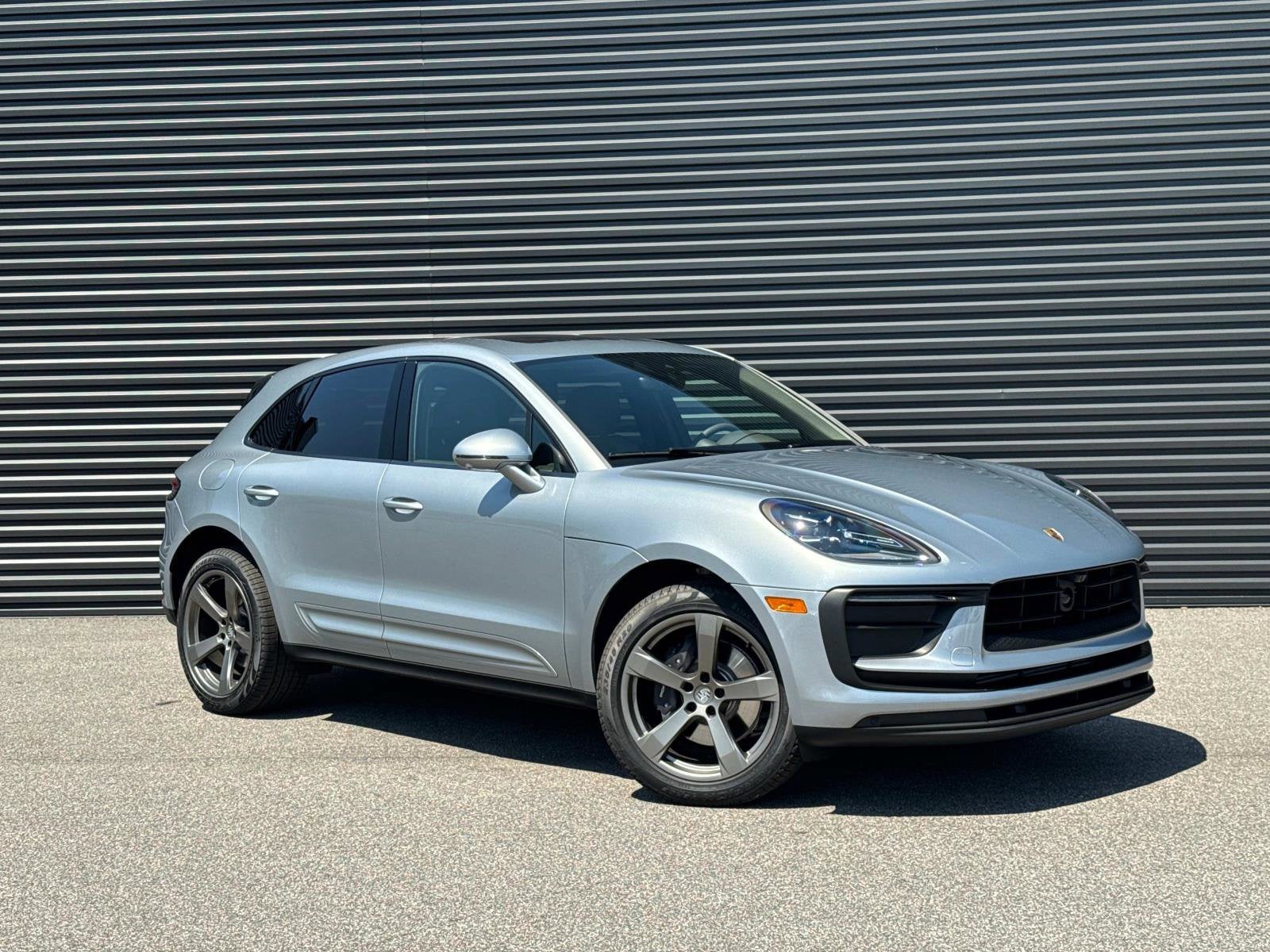 2025 Porsche Macan Base - Photo 9