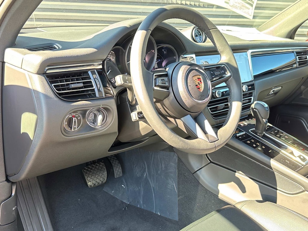 New 2025 Porsche Macan  SUV