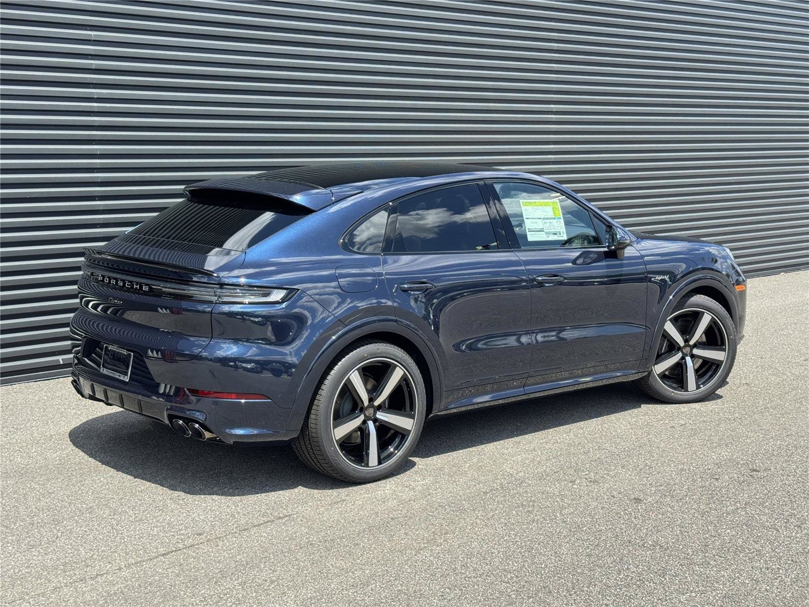 2025 Porsche Cayenne Coup E-Hybrid - Photo 9