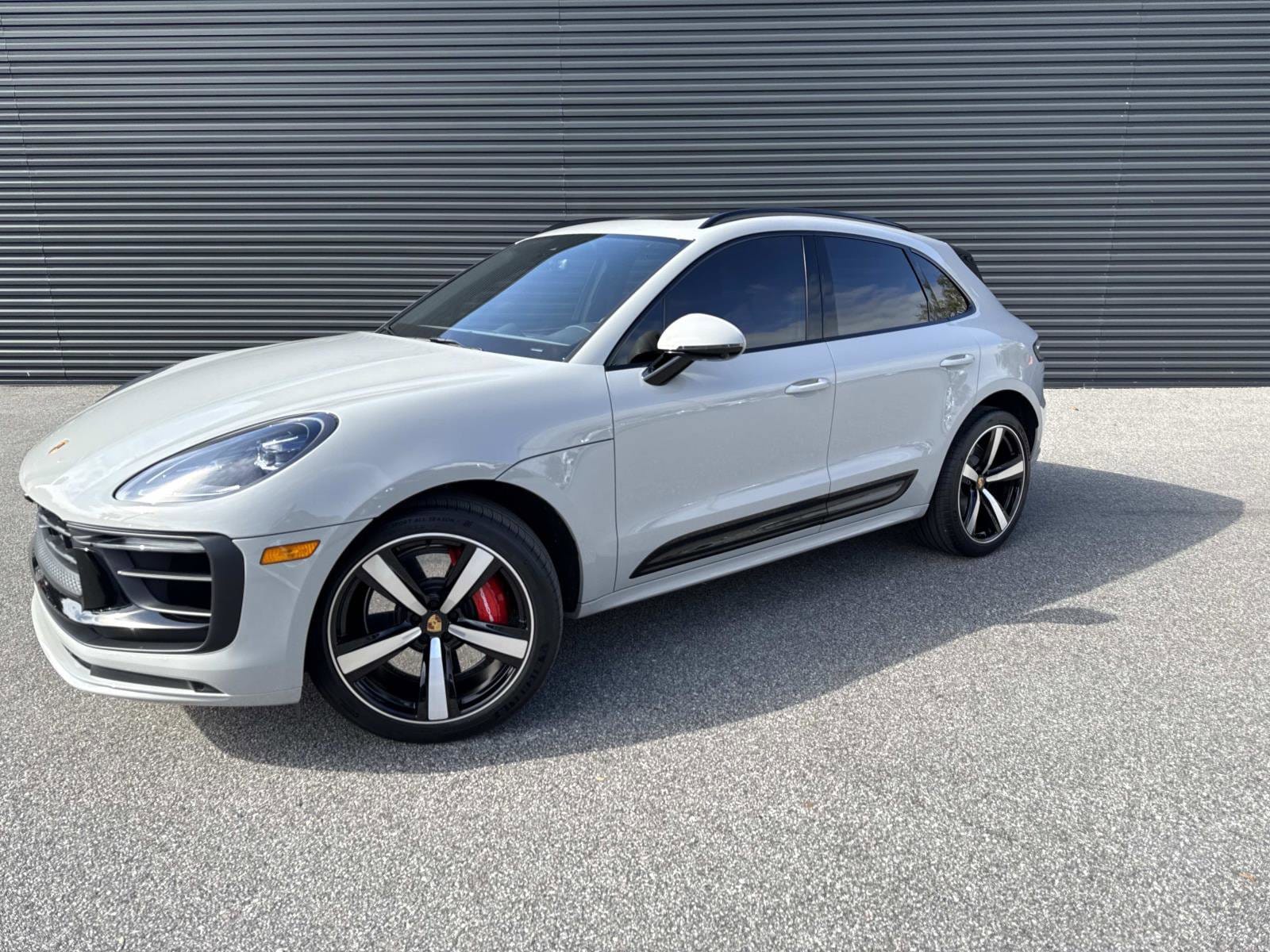 2024 Porsche Macan GTS's photo