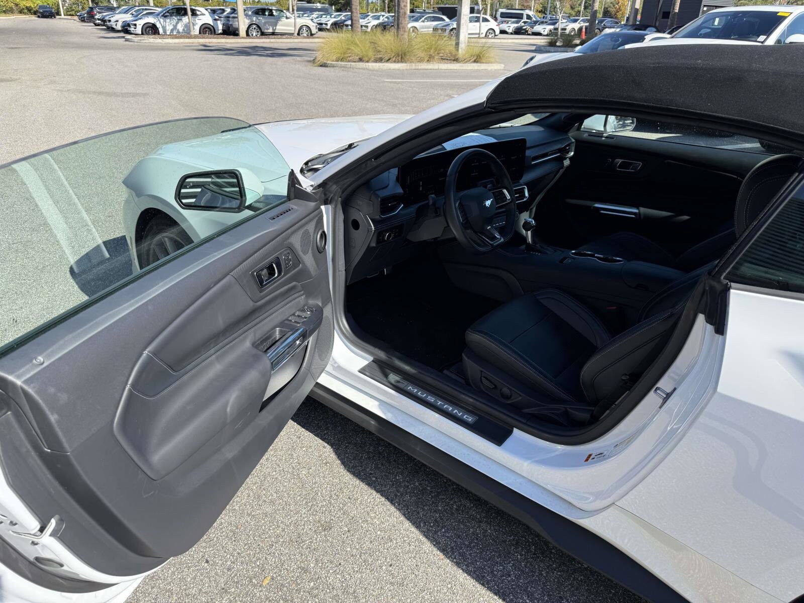 2025 Ford Mustang GT Premium Convertible photo 4