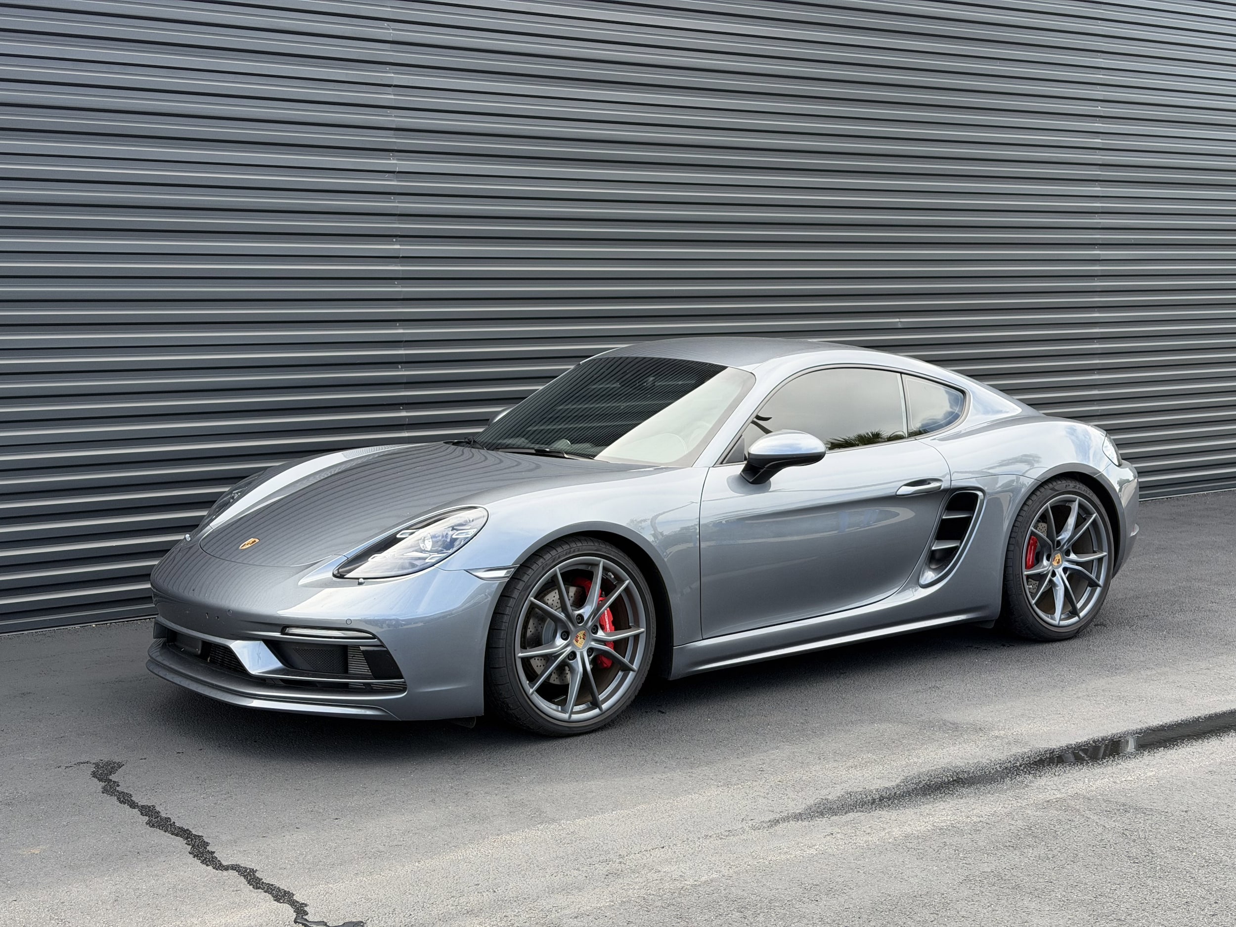 2025 Porsche 718 Cayman S's photo