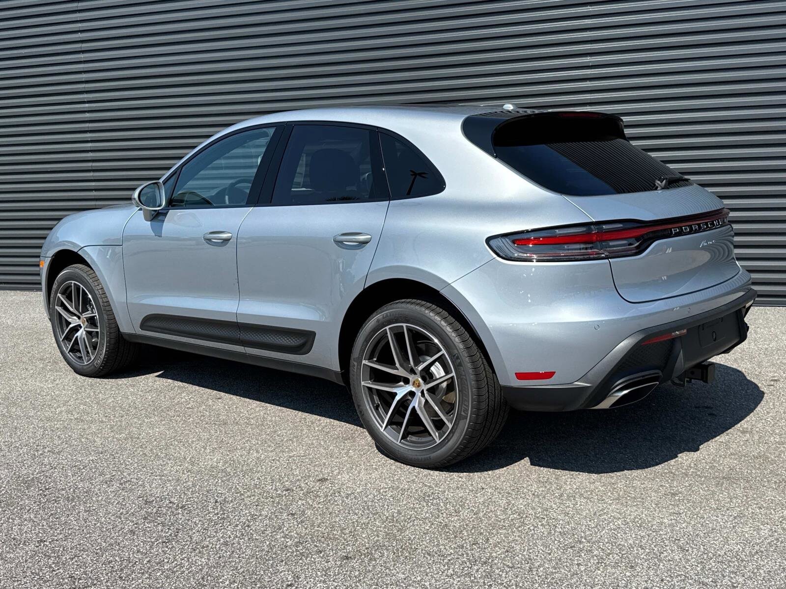2026 Porsche Macan S photo 3