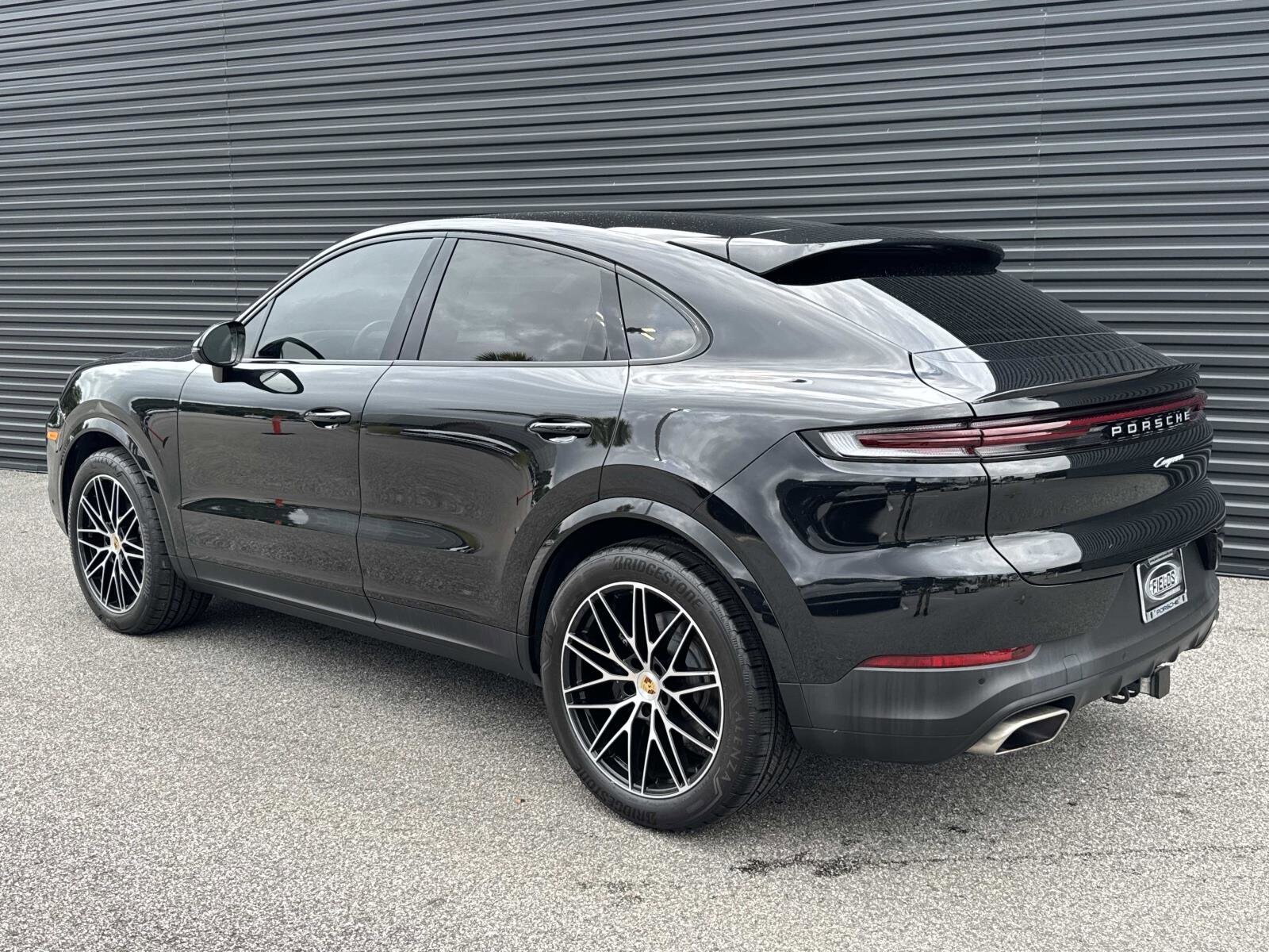 2024 Porsche Cayenne Coupe photo 3