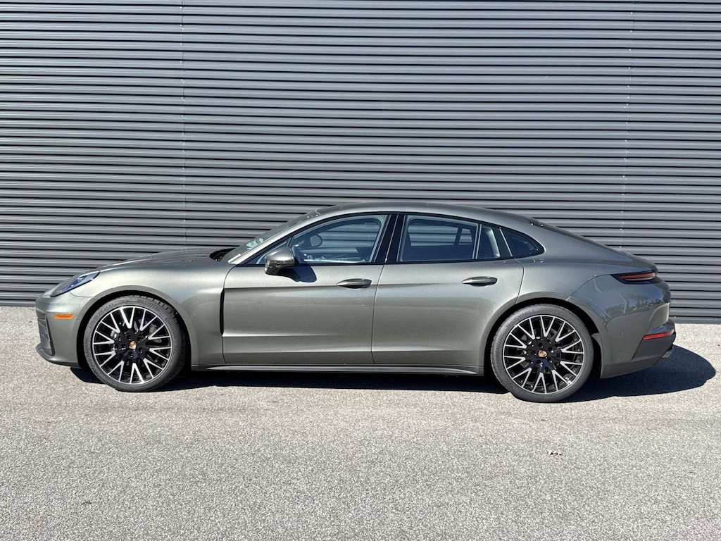 New 2026 Porsche Panamera 4
