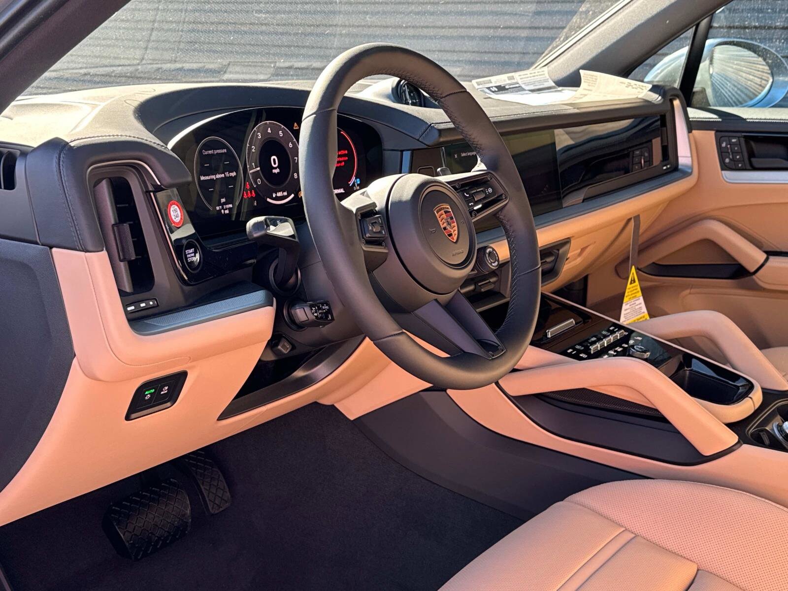 2025 Porsche Cayenne photo 4