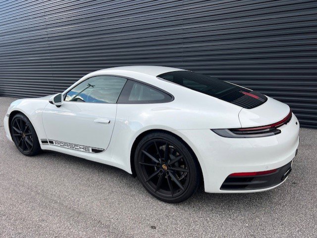 2022 Porsche 911 Coupe photo 3