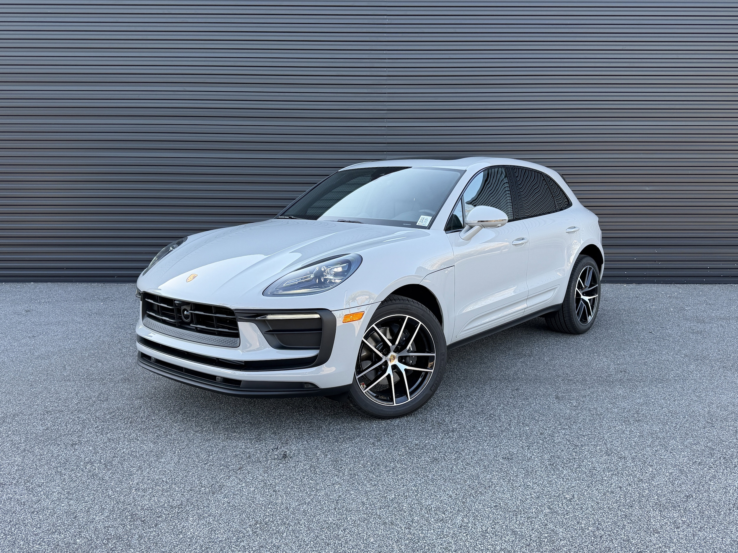 2026 Porsche Macan Base