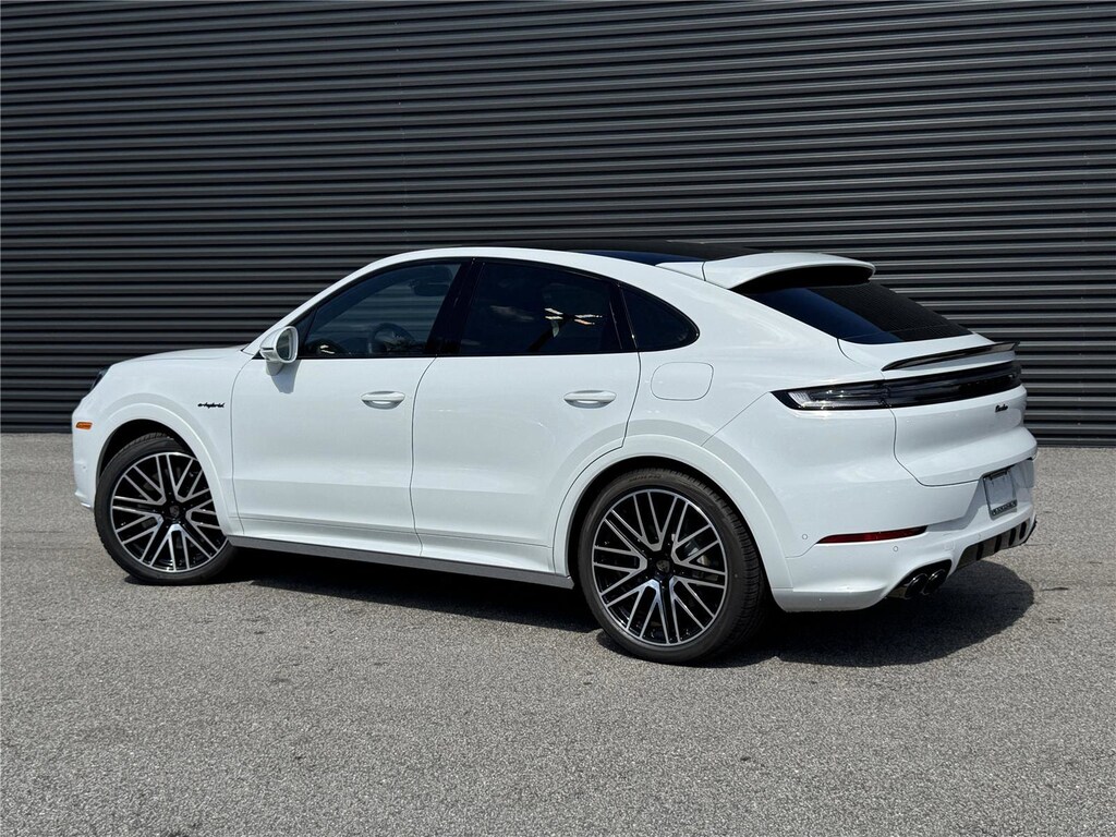 New 2025 Porsche Cayenne Turbo E-Hybrid