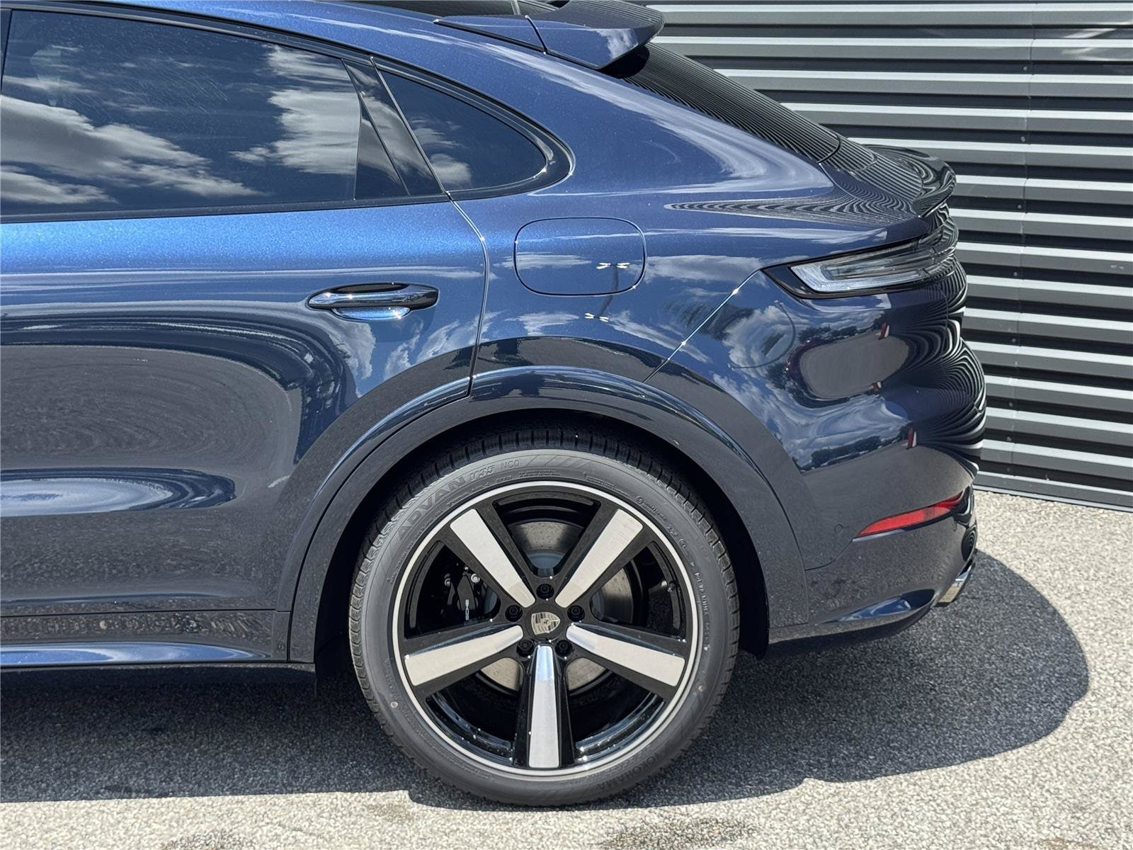 2025 Porsche Cayenne Coup E-Hybrid - Photo 12
