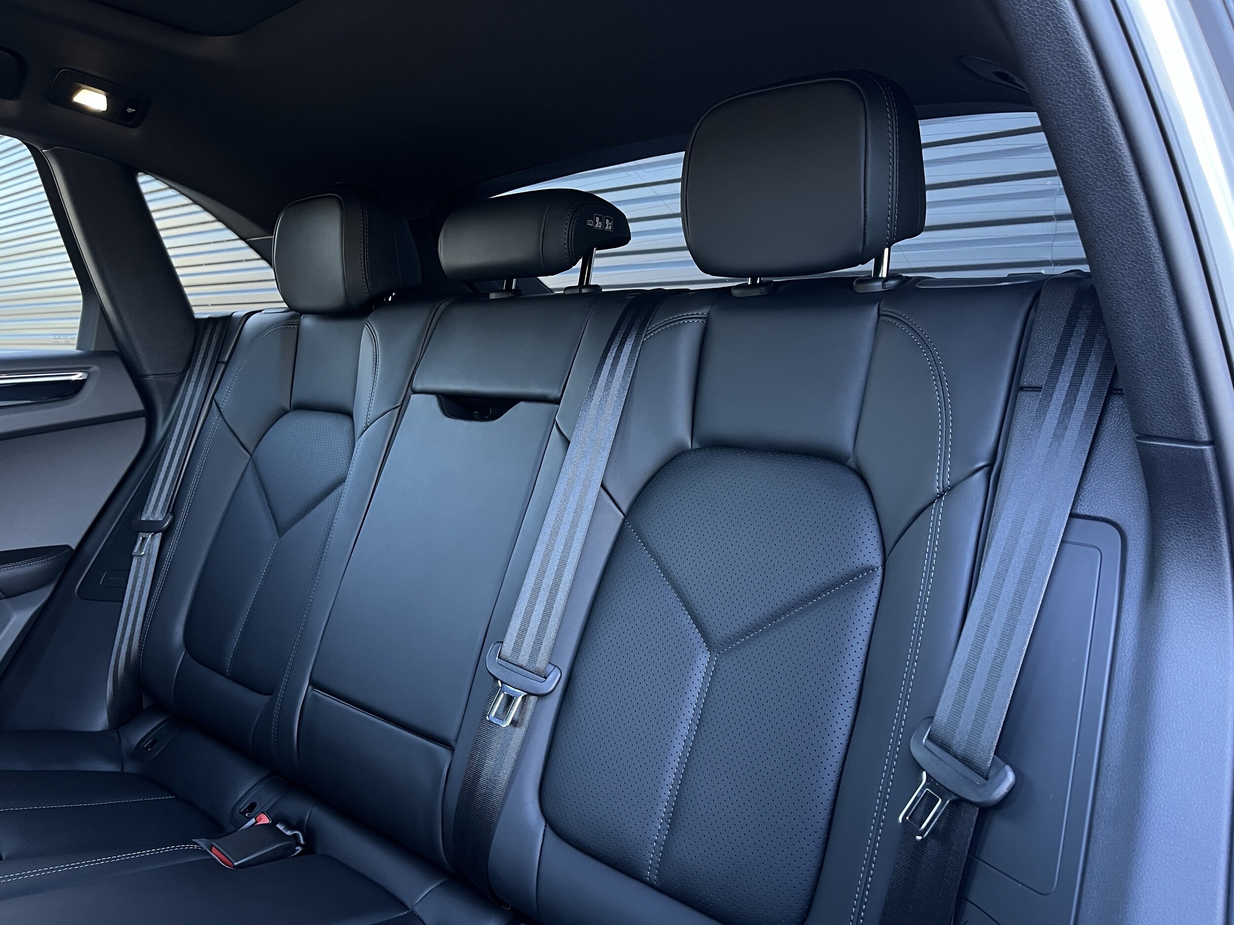2026 Porsche Macan Base - Photo 16