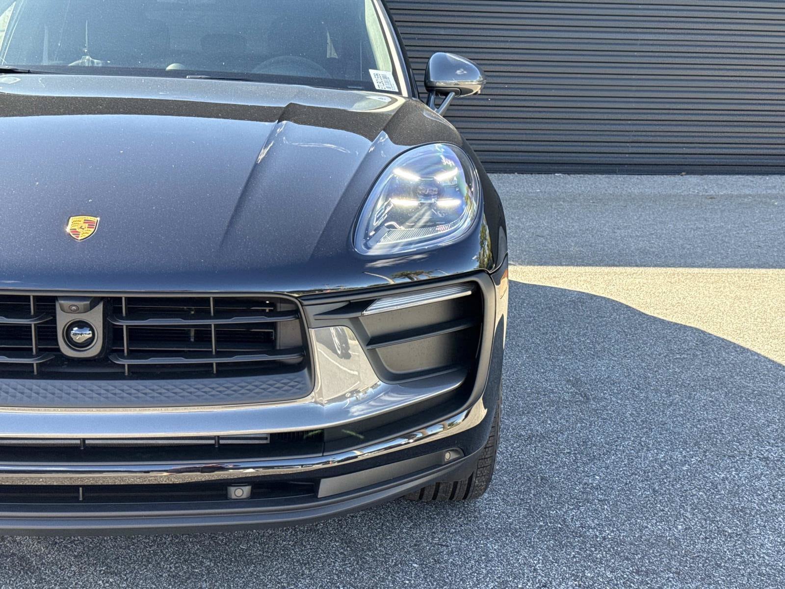 2026 Porsche Macan T - Photo 11