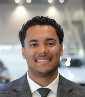 Staff member Dontae Kootsouradis from ID_d61a15b73688