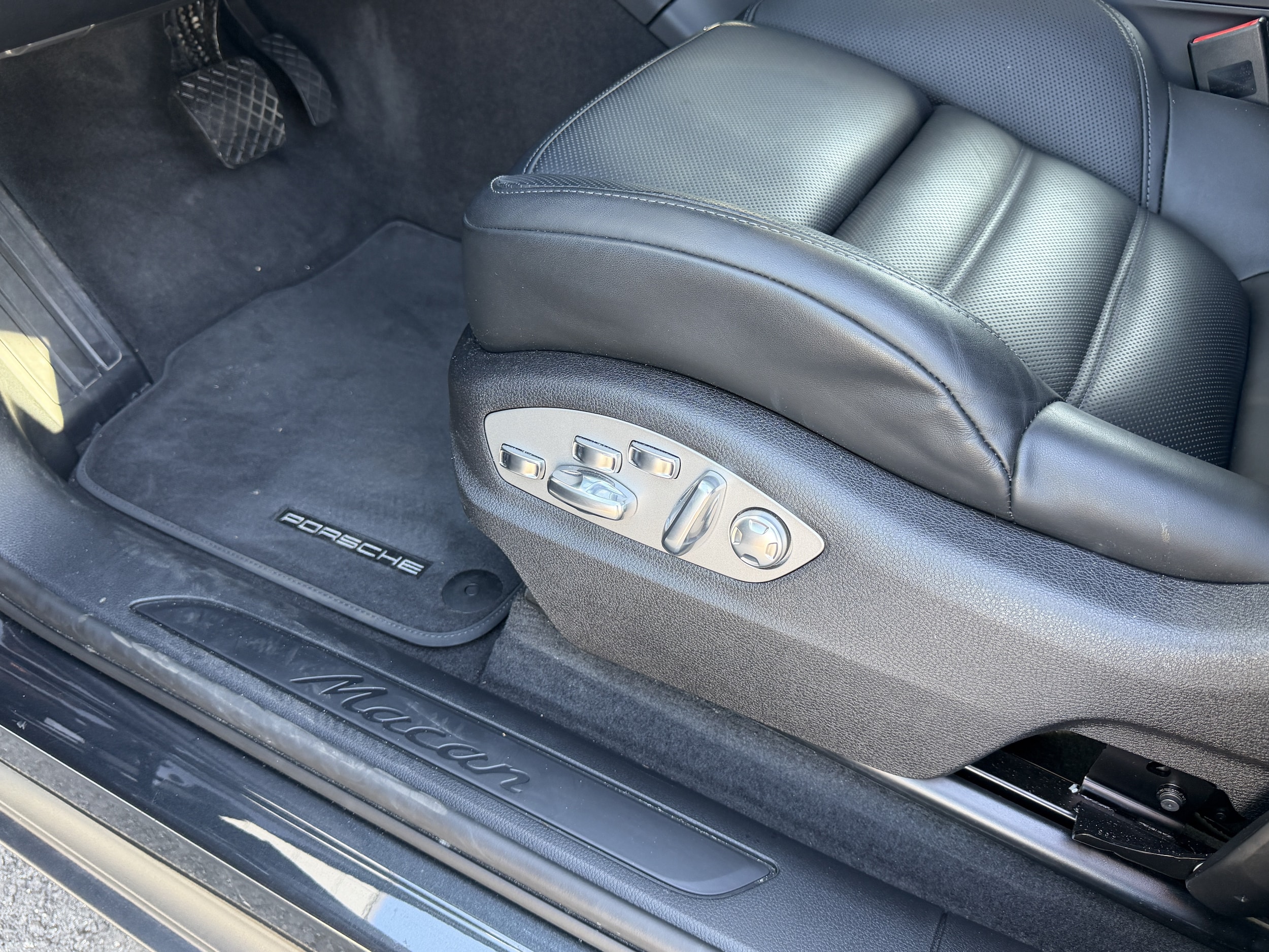 2026 Porsche Macan Base - Photo 33