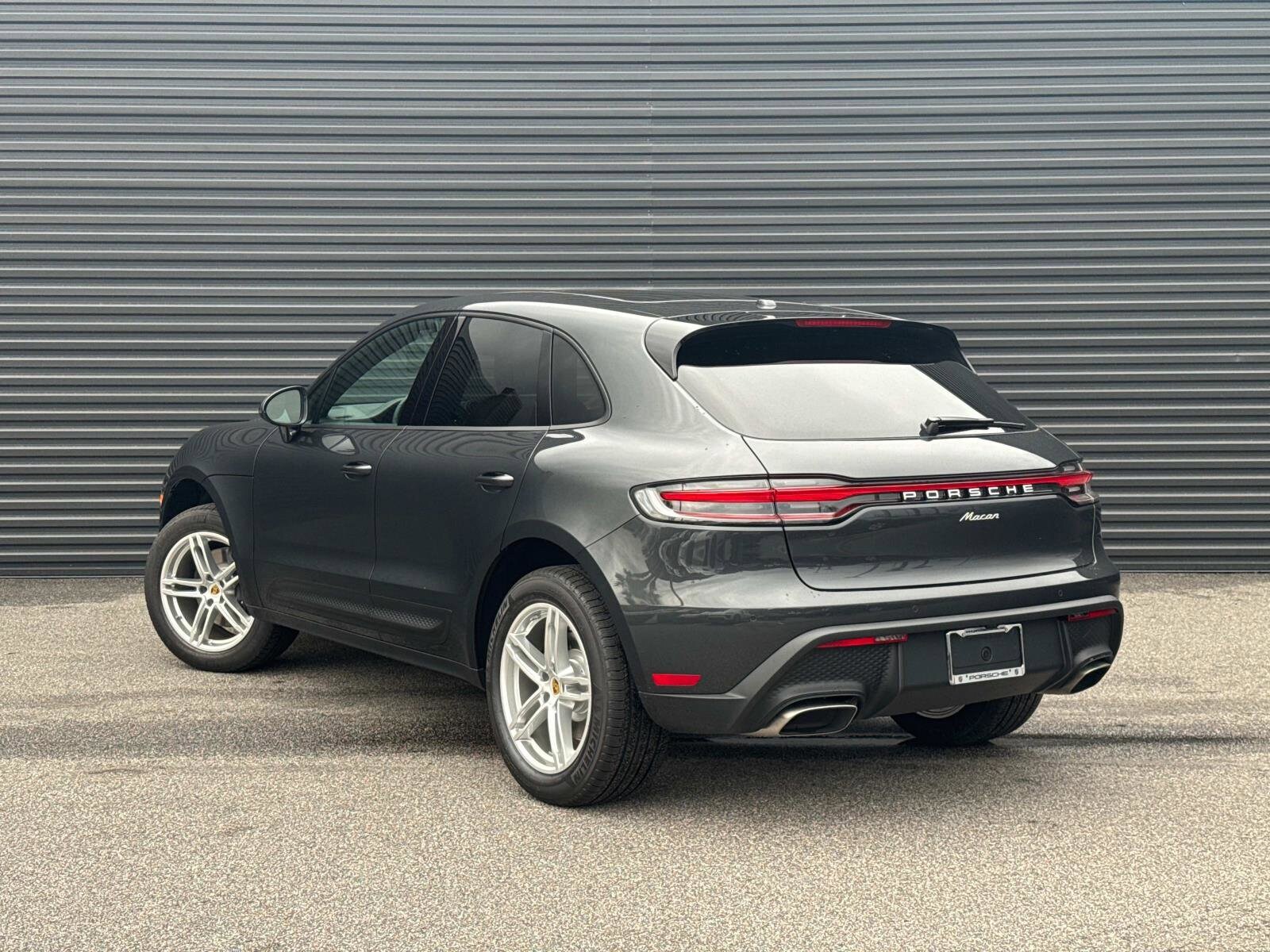 2025 Porsche Macan T photo 3